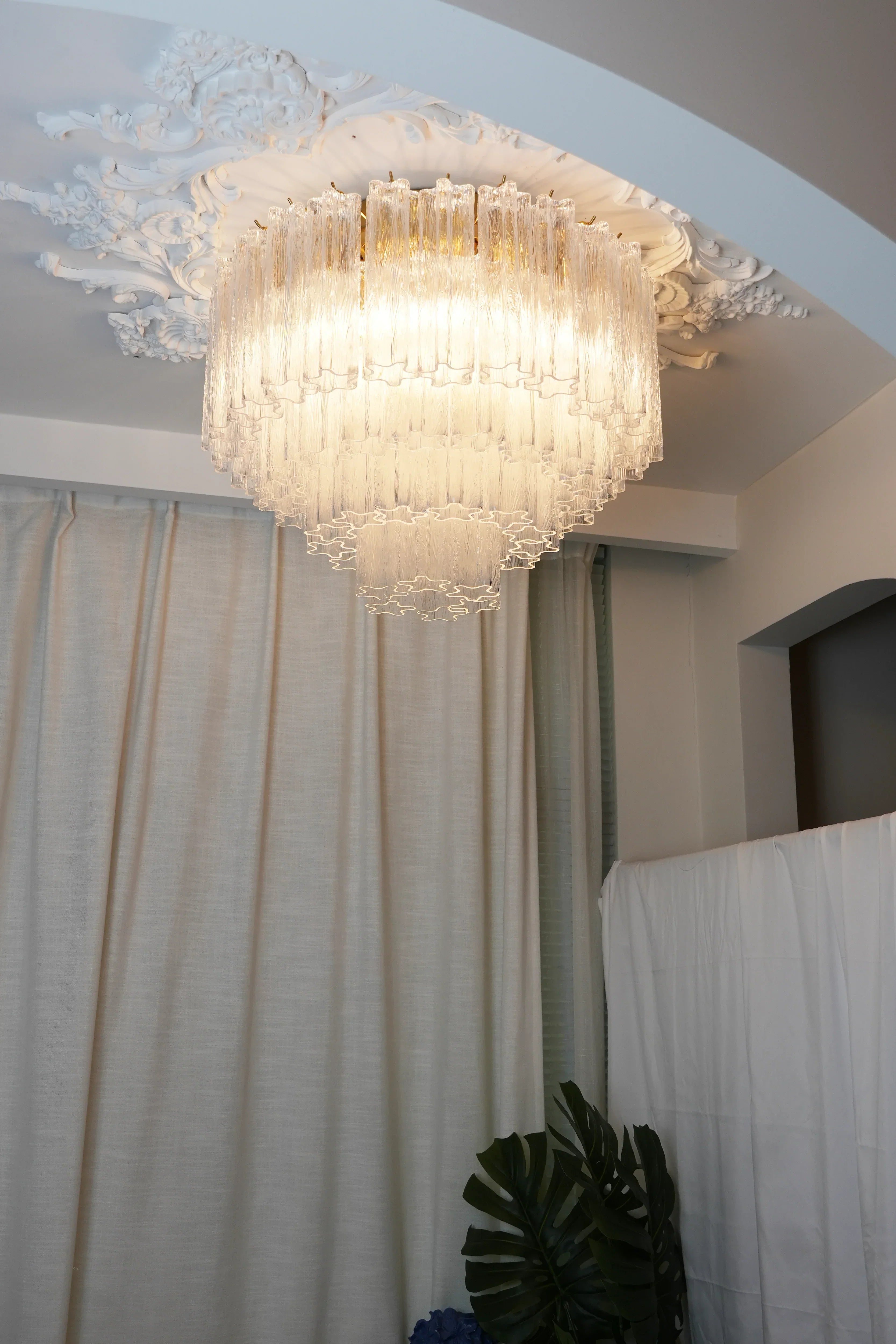 elegant-murano-style-transparent-glass-ceiling-light-for-luxury-interior-lighting