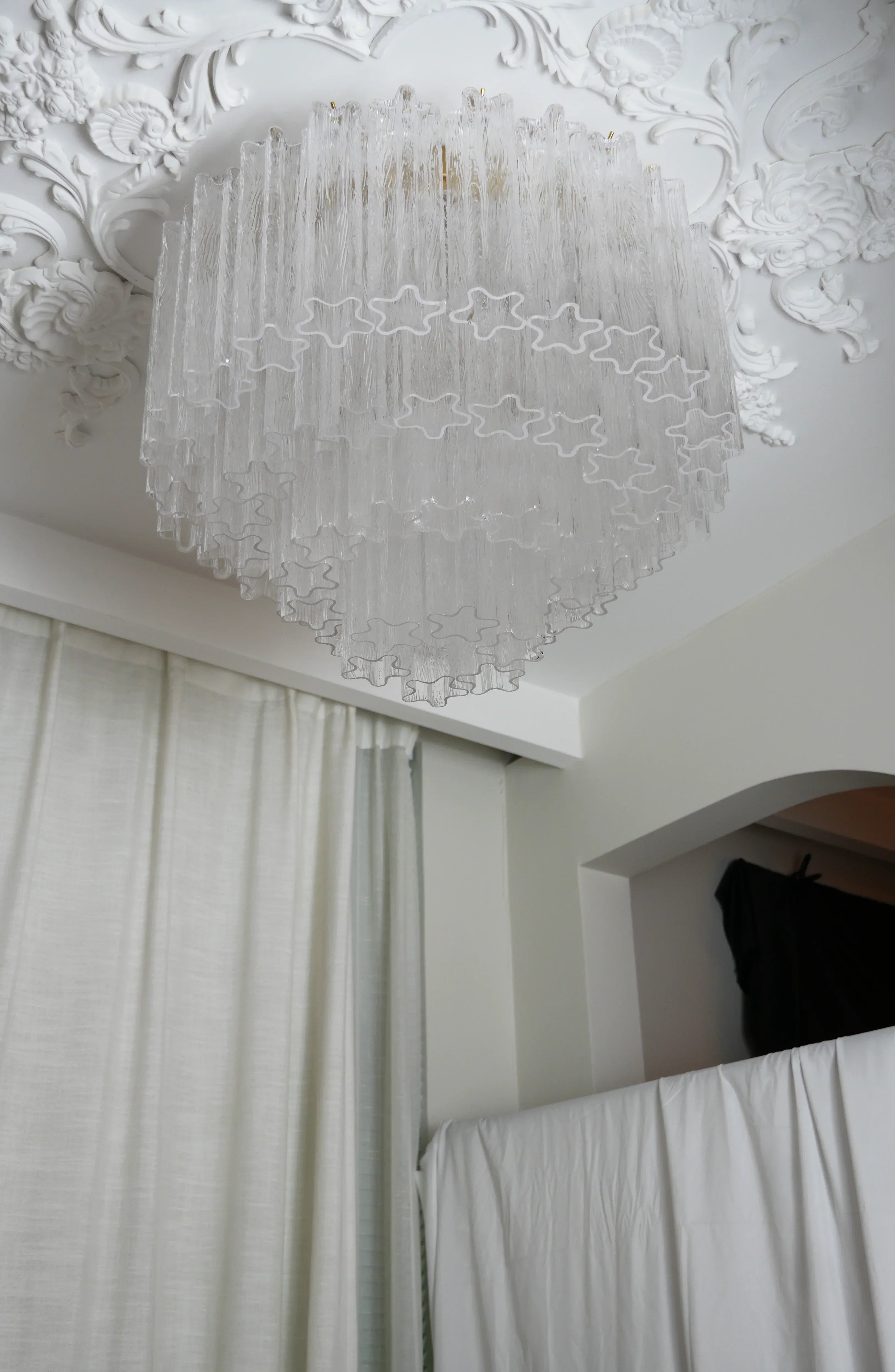 elegant-murano-style-transparent-glass-ceiling-light-for-luxury-interior-lighting