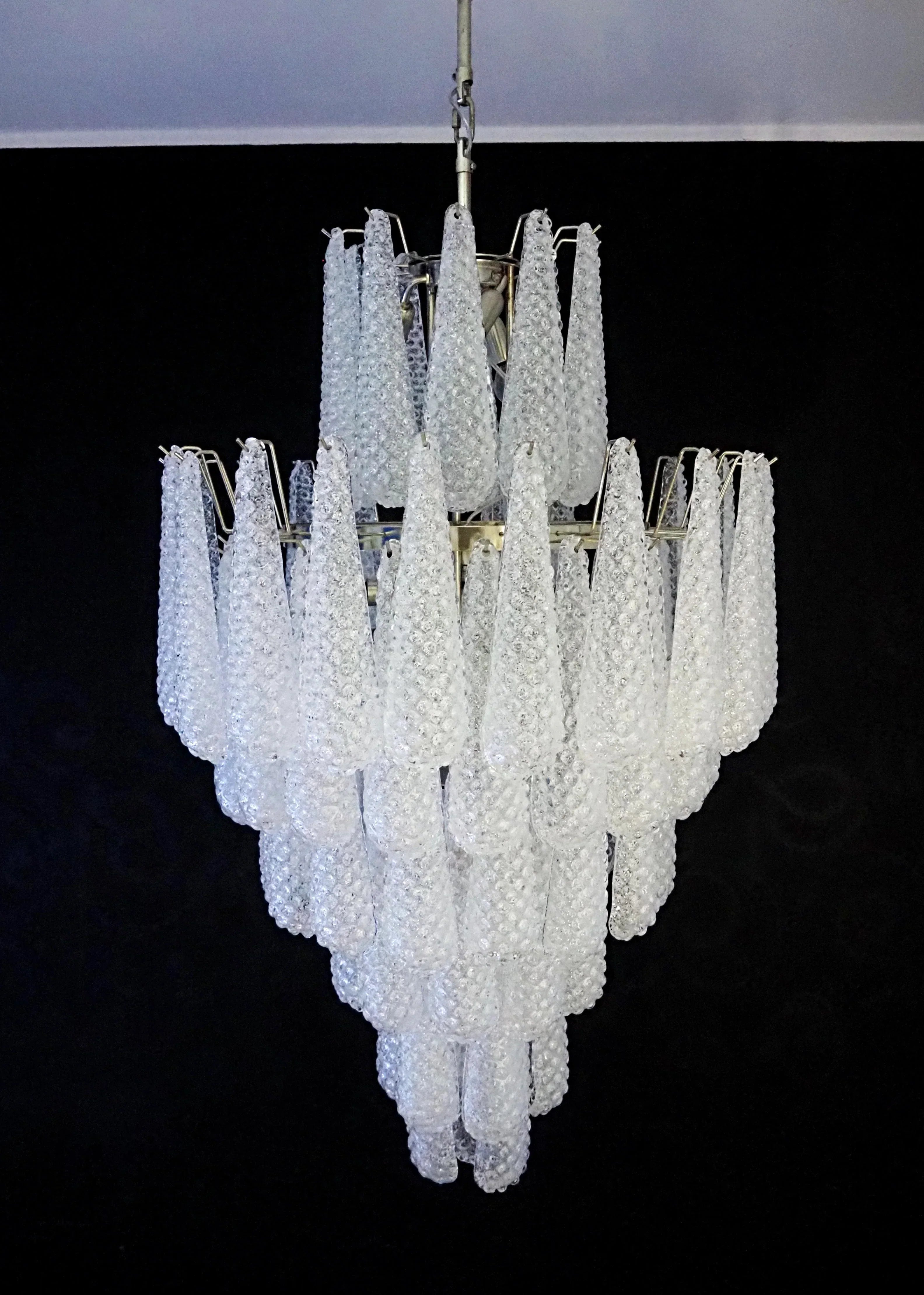 elegant-murano-style-transparent-glass-petal-chandelier-for-modern-living-room