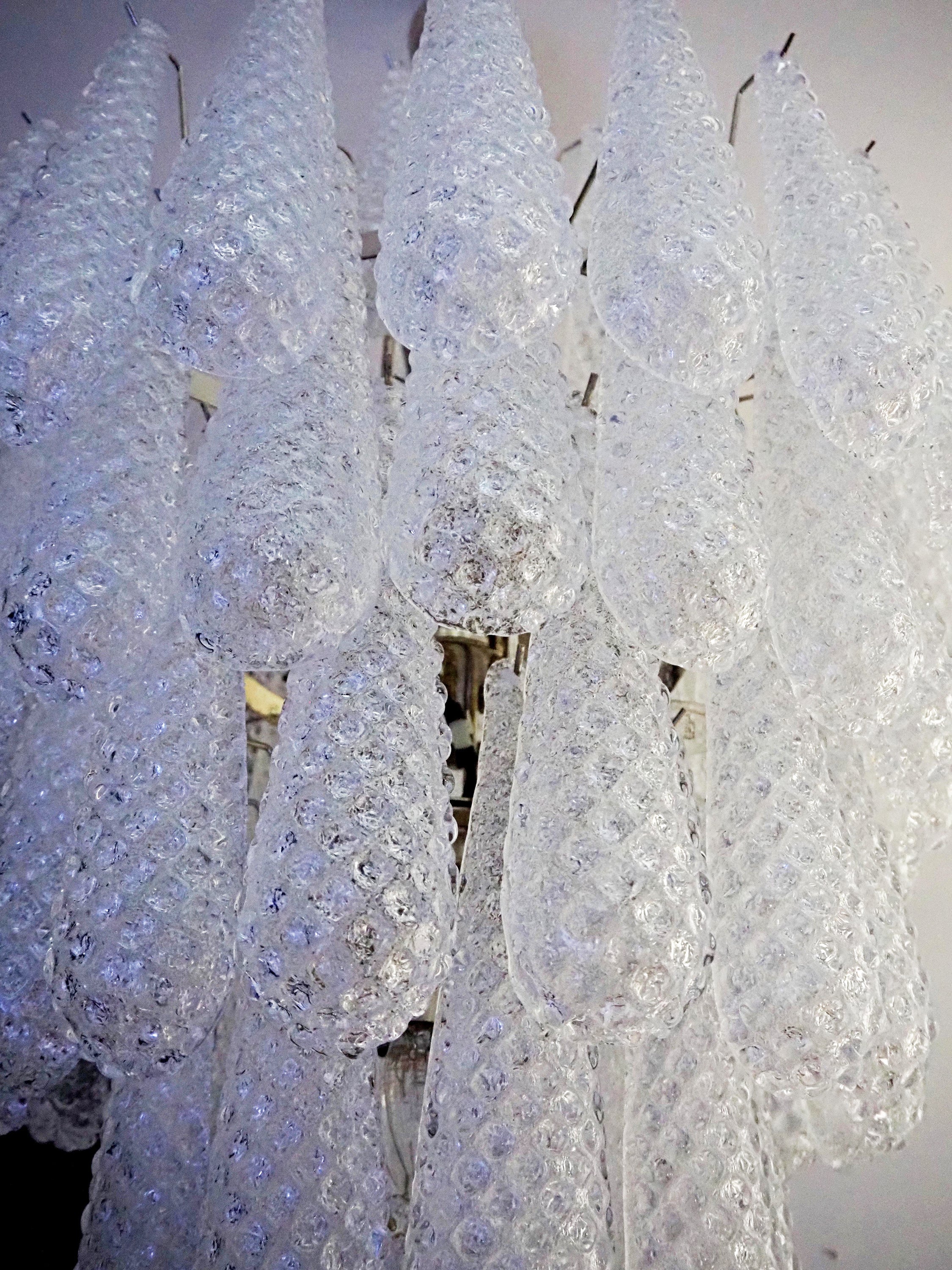 elegant-murano-style-transparent-glass-petal-chandelier-for-modern-living-room