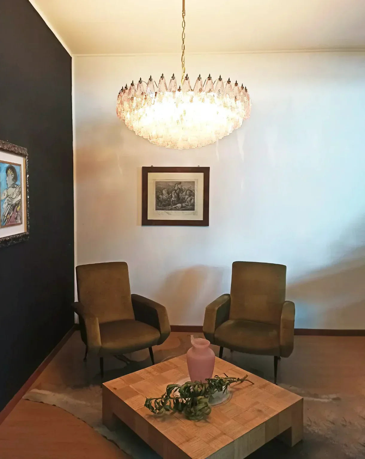 elegant-pink-murano-glass-chandelier-with-faceted-crystals-for-modern-living-rooms
