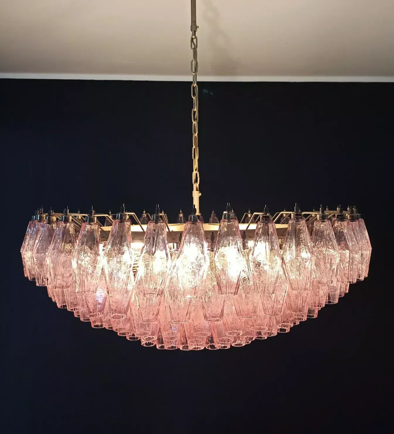elegant-pink-murano-glass-chandelier-with-faceted-crystals-for-modern-living-rooms