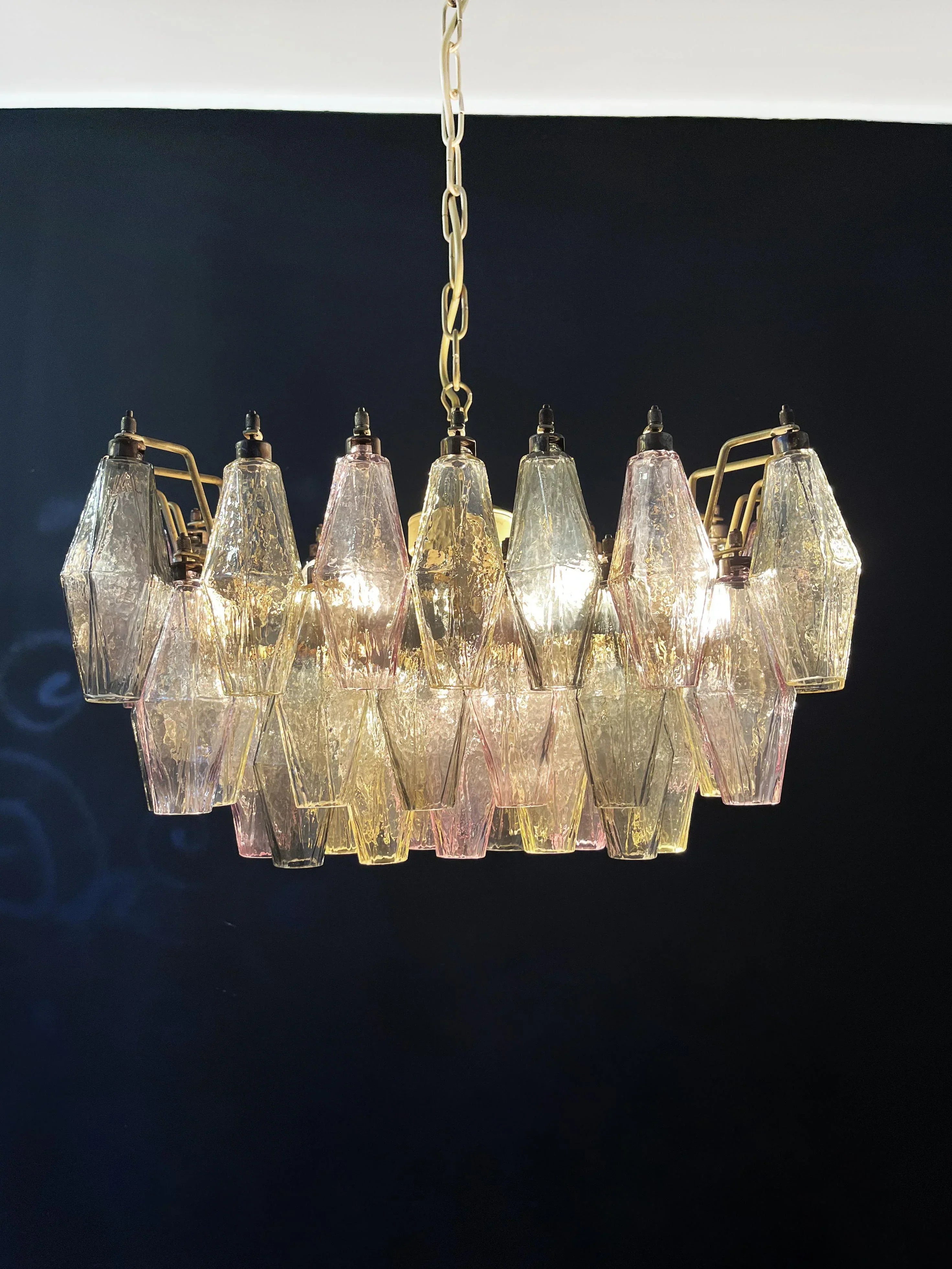 elegant-poliedri-murano-style-multicolored-glass-chandelier-for-living-room