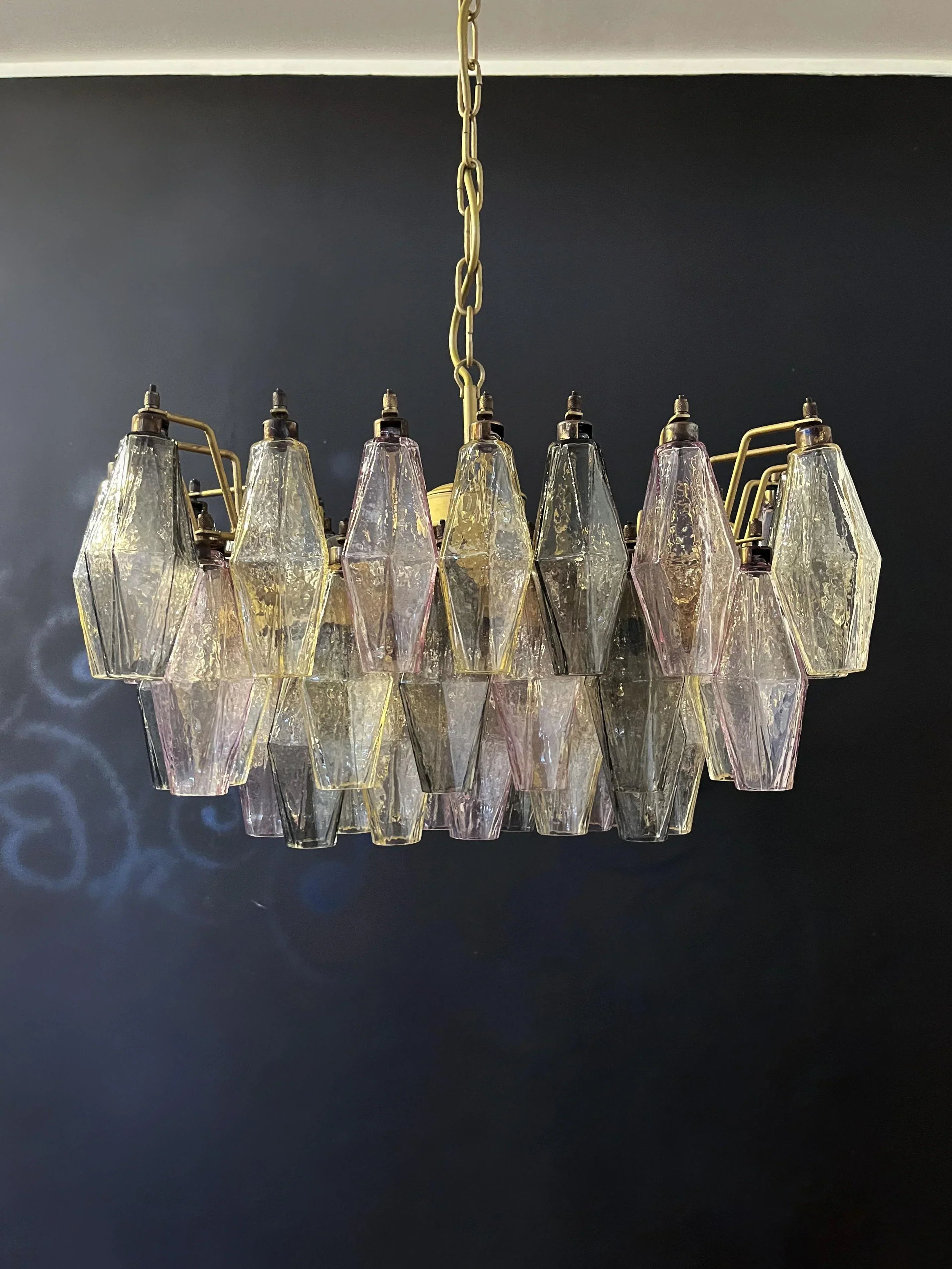elegant-poliedri-murano-style-multicolored-glass-chandelier-for-living-room