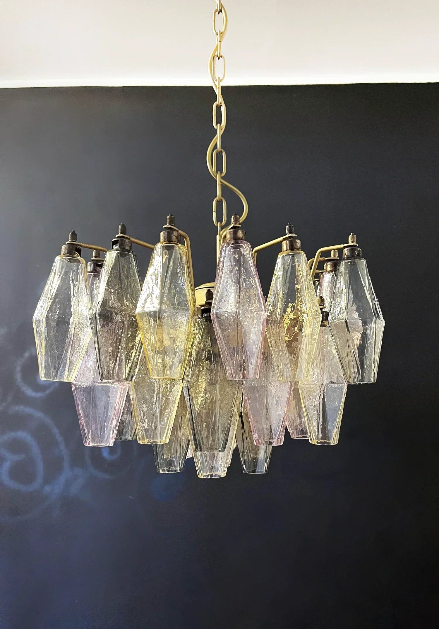 elegant-poliedri-murano-style-multicolored-glass-chandelier-for-living-room