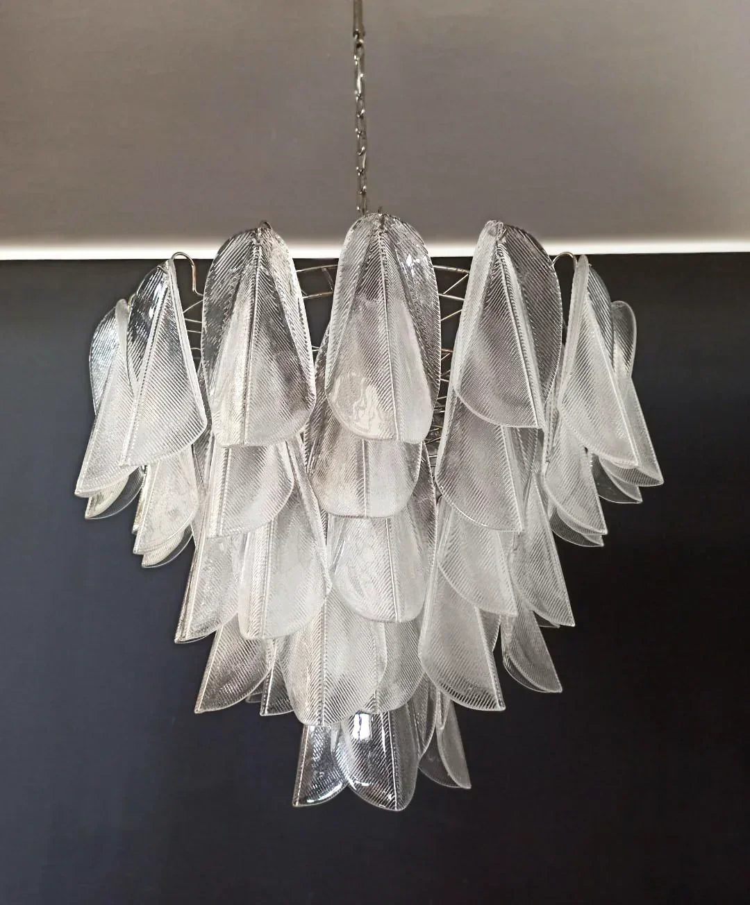 elegant-transparent-murano-glass-leaf-chandelier-for-modern-living-rooms-and-foyers