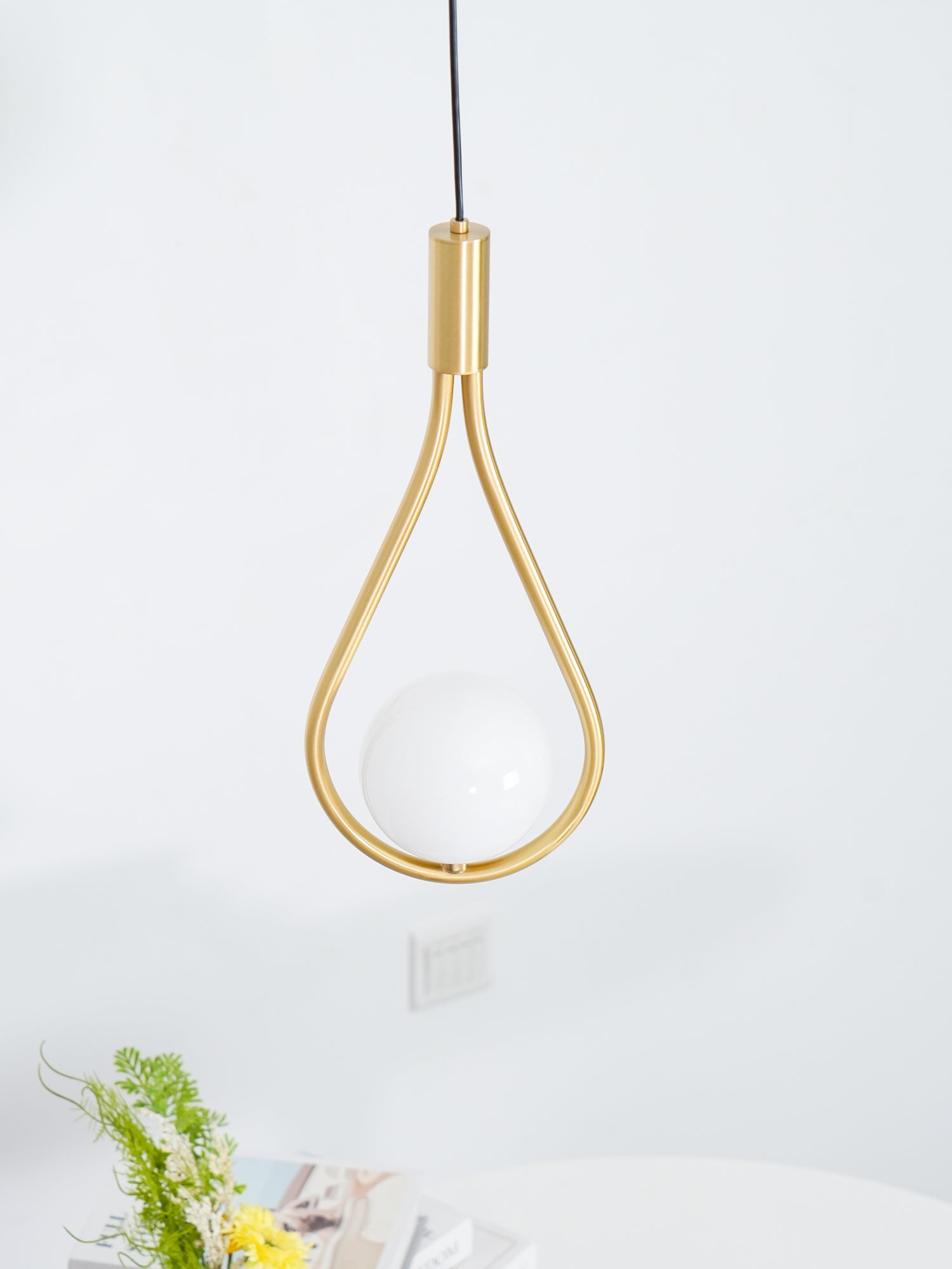 Elegant White Glass Globe Droplight Pendant Lamp for Modern Living Rooms and Dining Spaces
