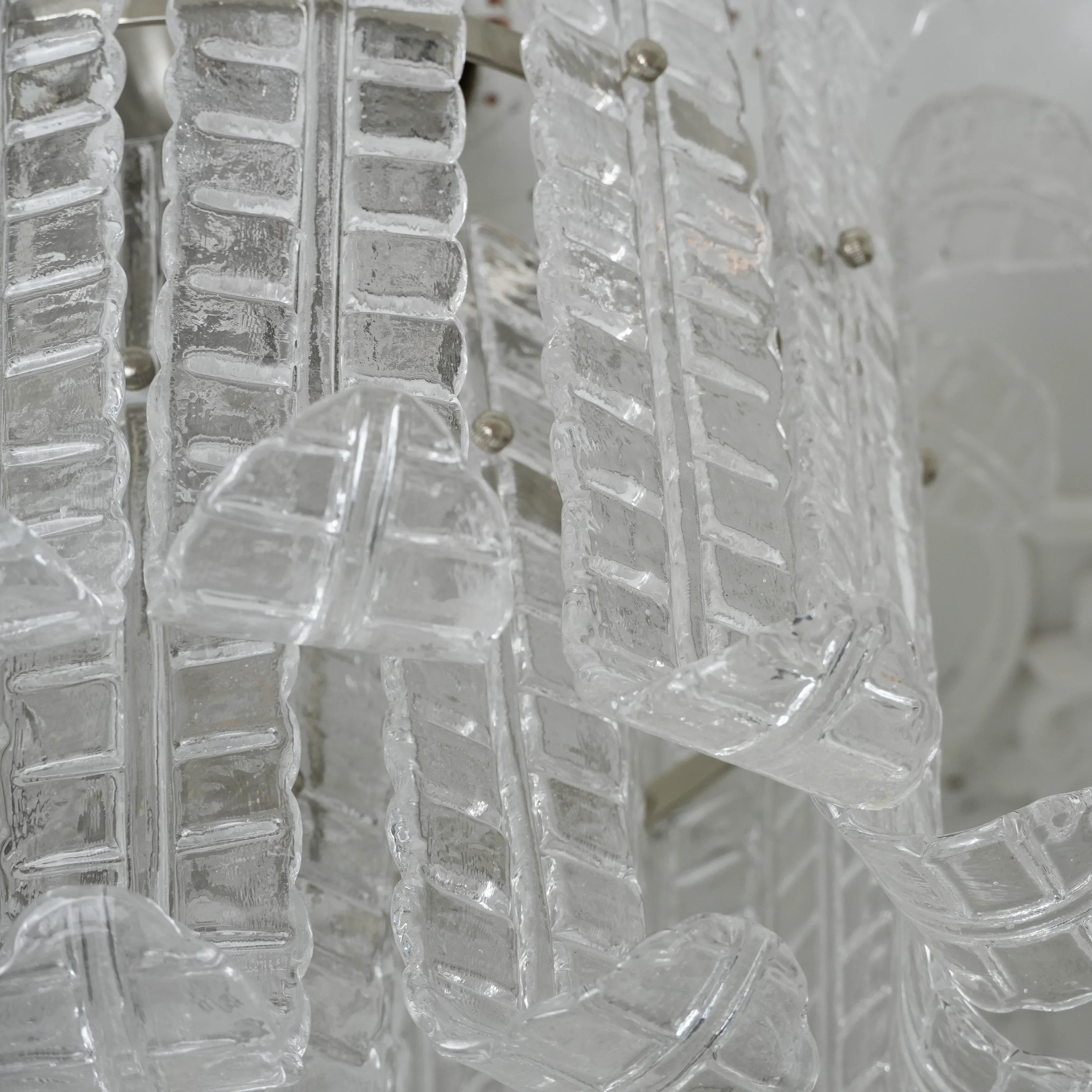 hand-crafted-murano-glass-leaf-design-ceiling-lamp-for-elegant-dining-spaces