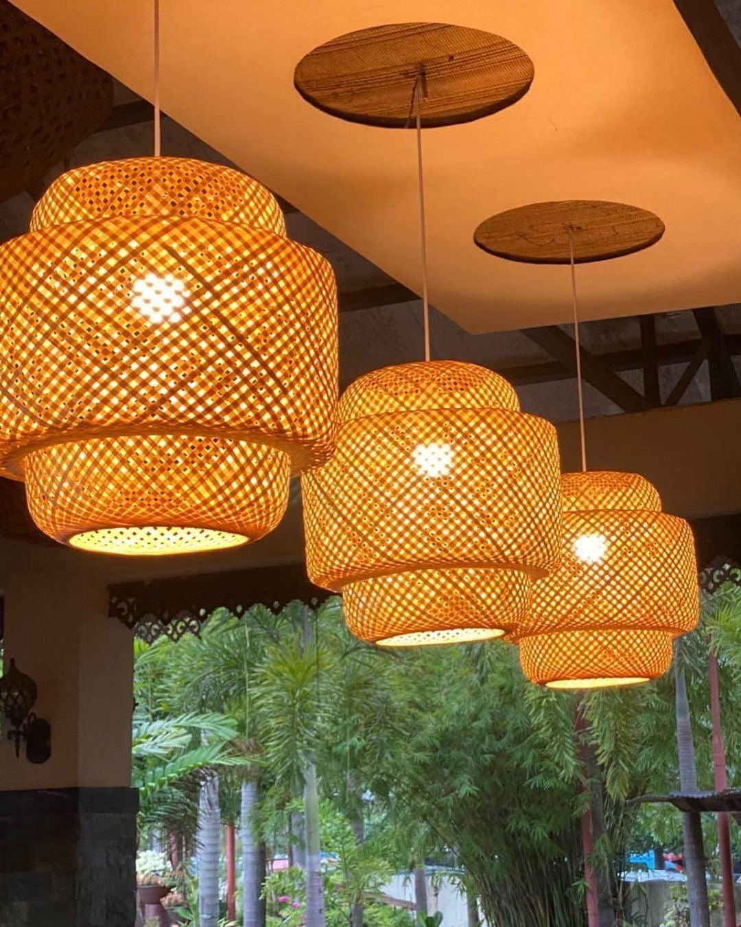 Handcrafted Bamboo Braided Pendant Light Natural Woven Hanging Lamp for Indoor Lighting