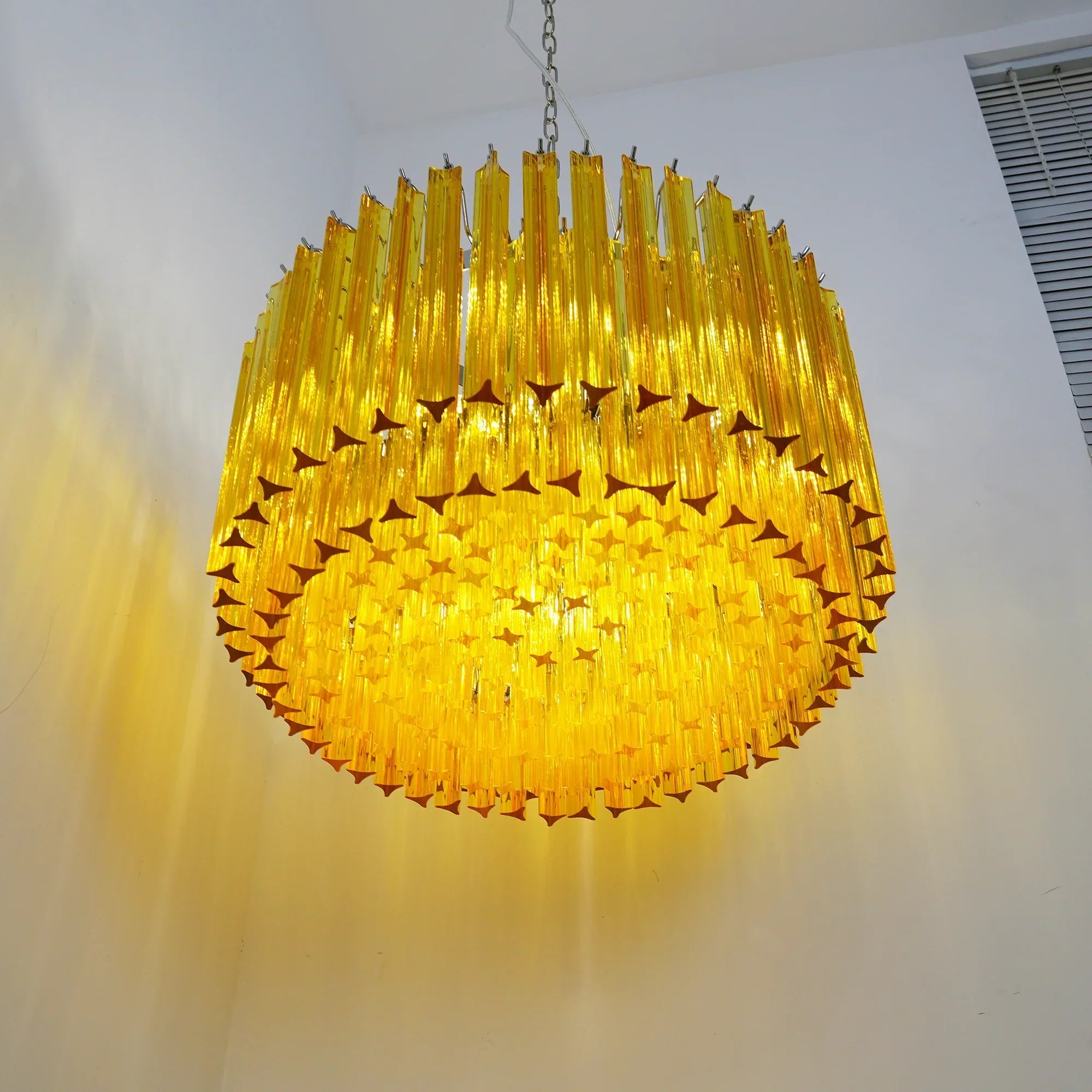 handcrafted-murano-glass-amber-prism-chandelier-round-luxury-pendant-light-gold-chrome-finish