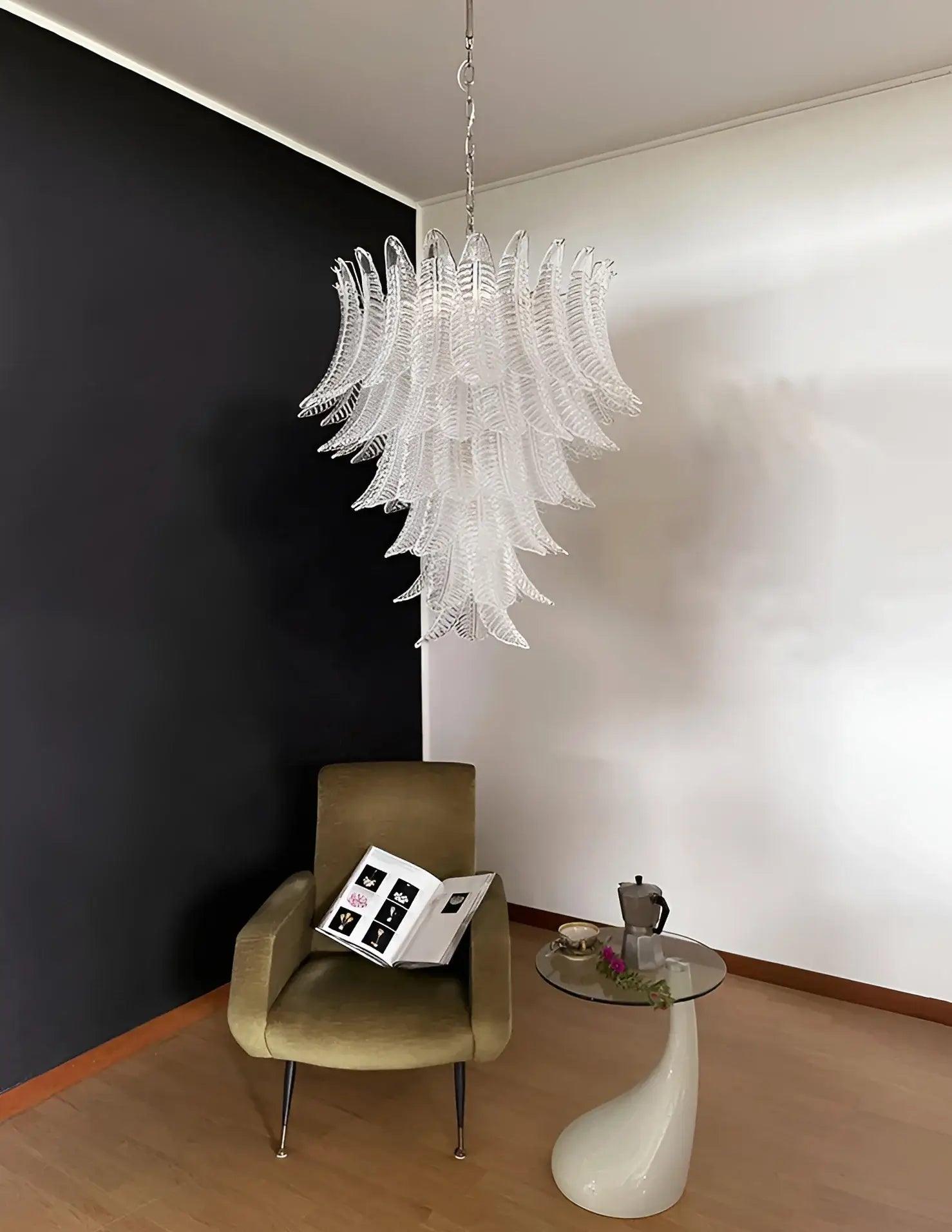 handcrafted-murano-glass-felci-chandelier-with-transparent-petals-for-luxury-living-room