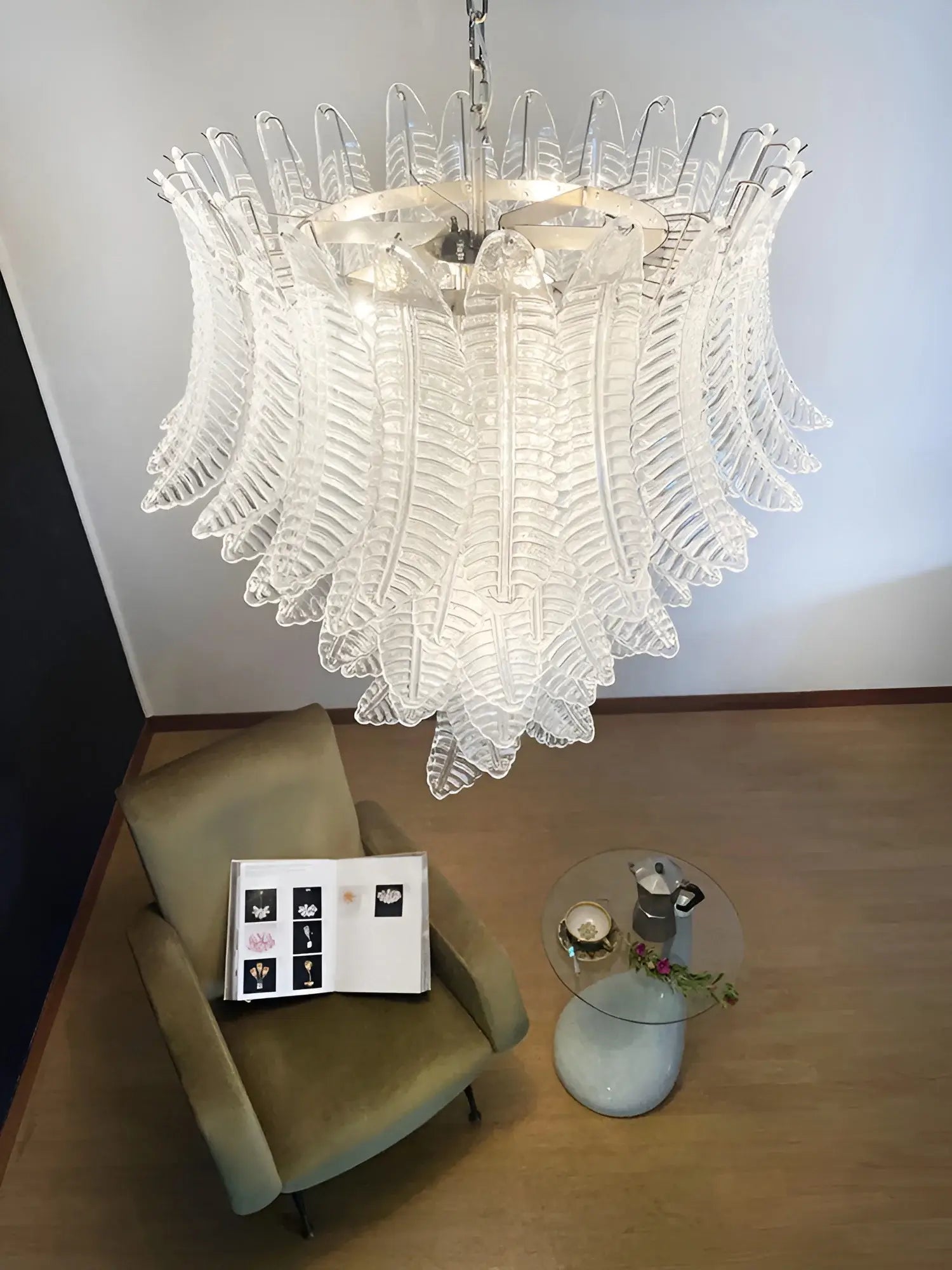 handcrafted-murano-glass-felci-chandelier-with-transparent-petals-for-luxury-living-room