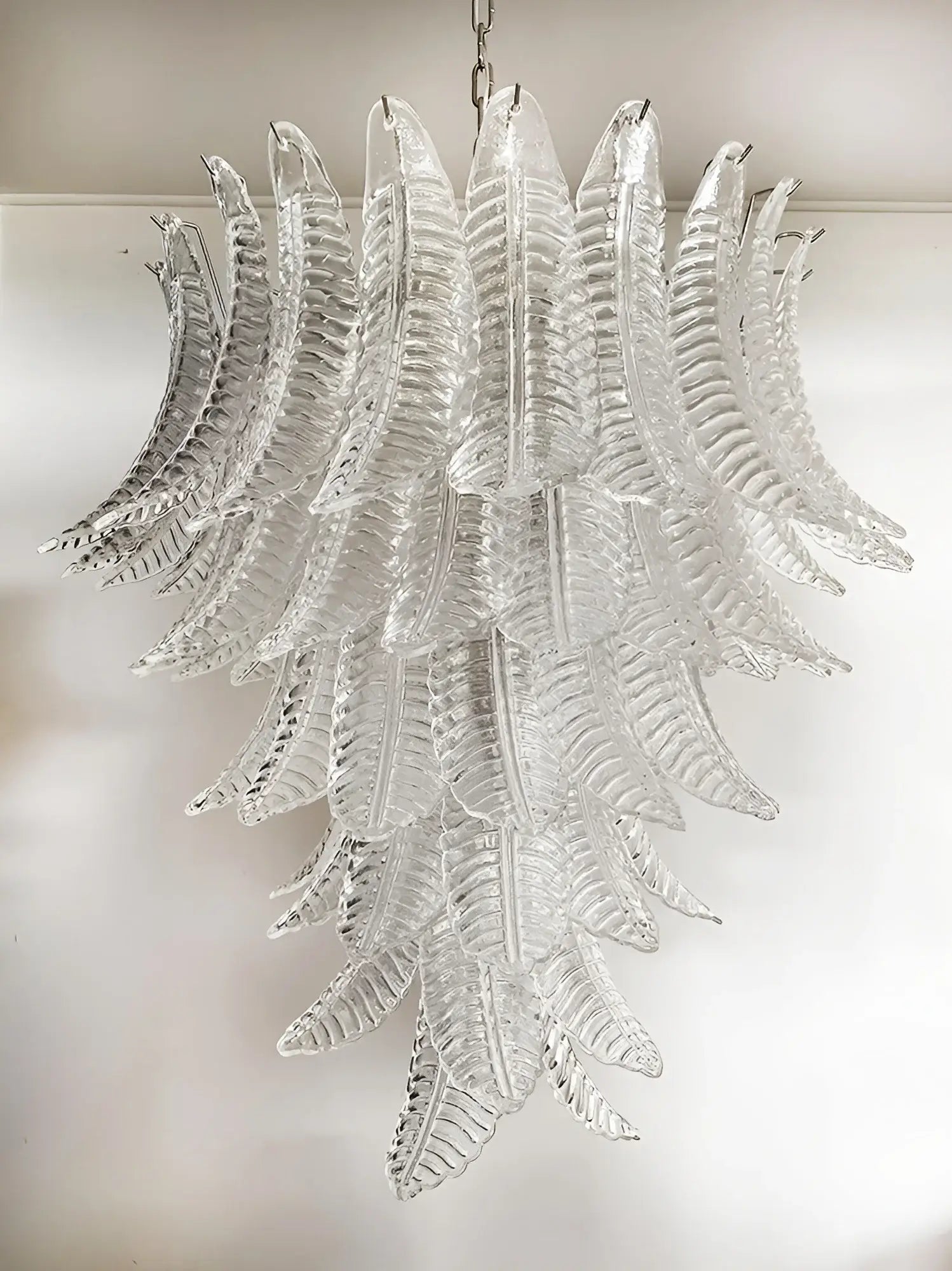 handcrafted-murano-glass-felci-chandelier-with-transparent-petals-for-luxury-living-room