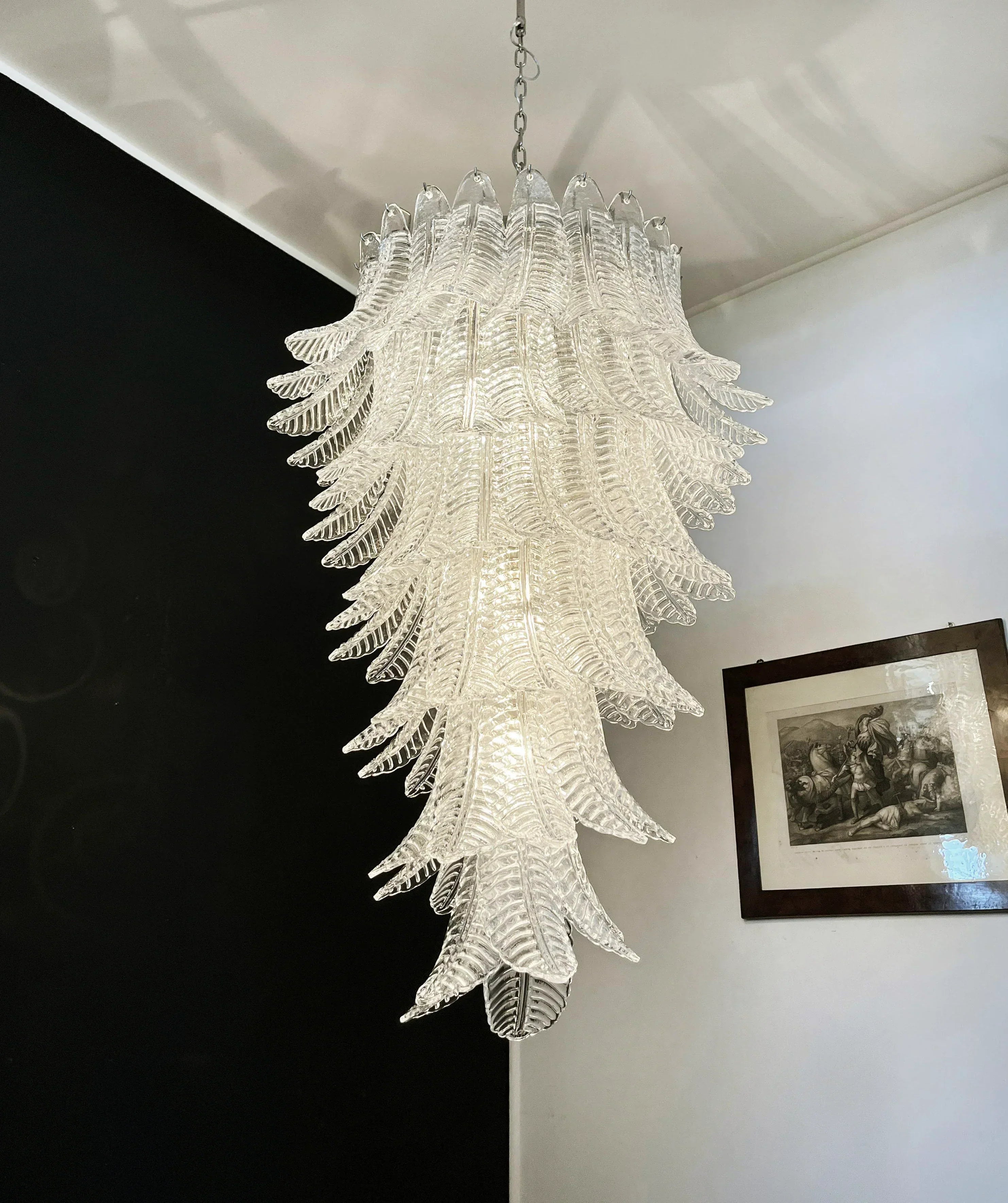 handcrafted-murano-glass-spiral-chandelier-transparent-luxury-pendant-light-for-foyer-and-living-room