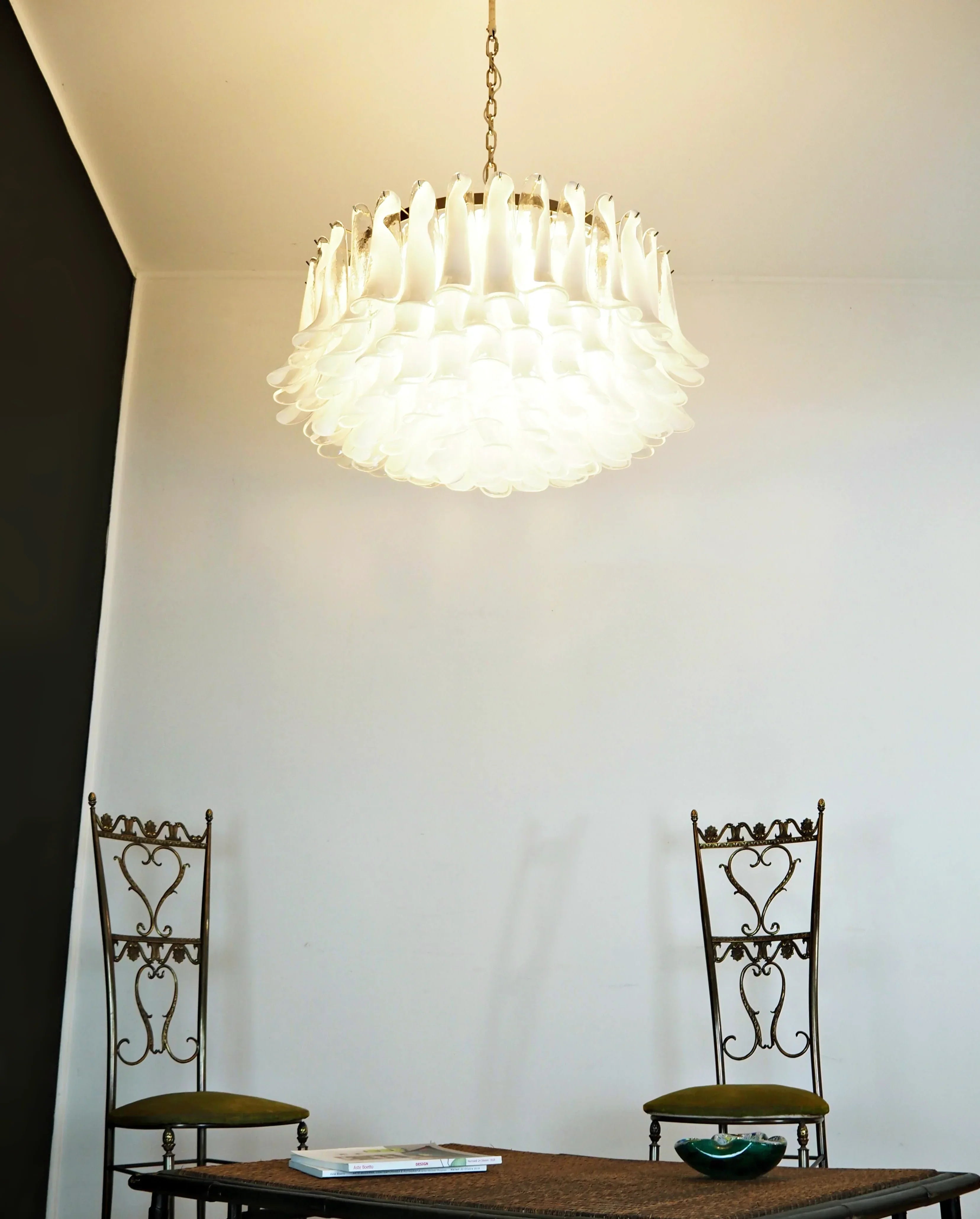 handcrafted-murano-style-transparent-glass-petal-chandelier-modern-flower-pendant-light-fixture