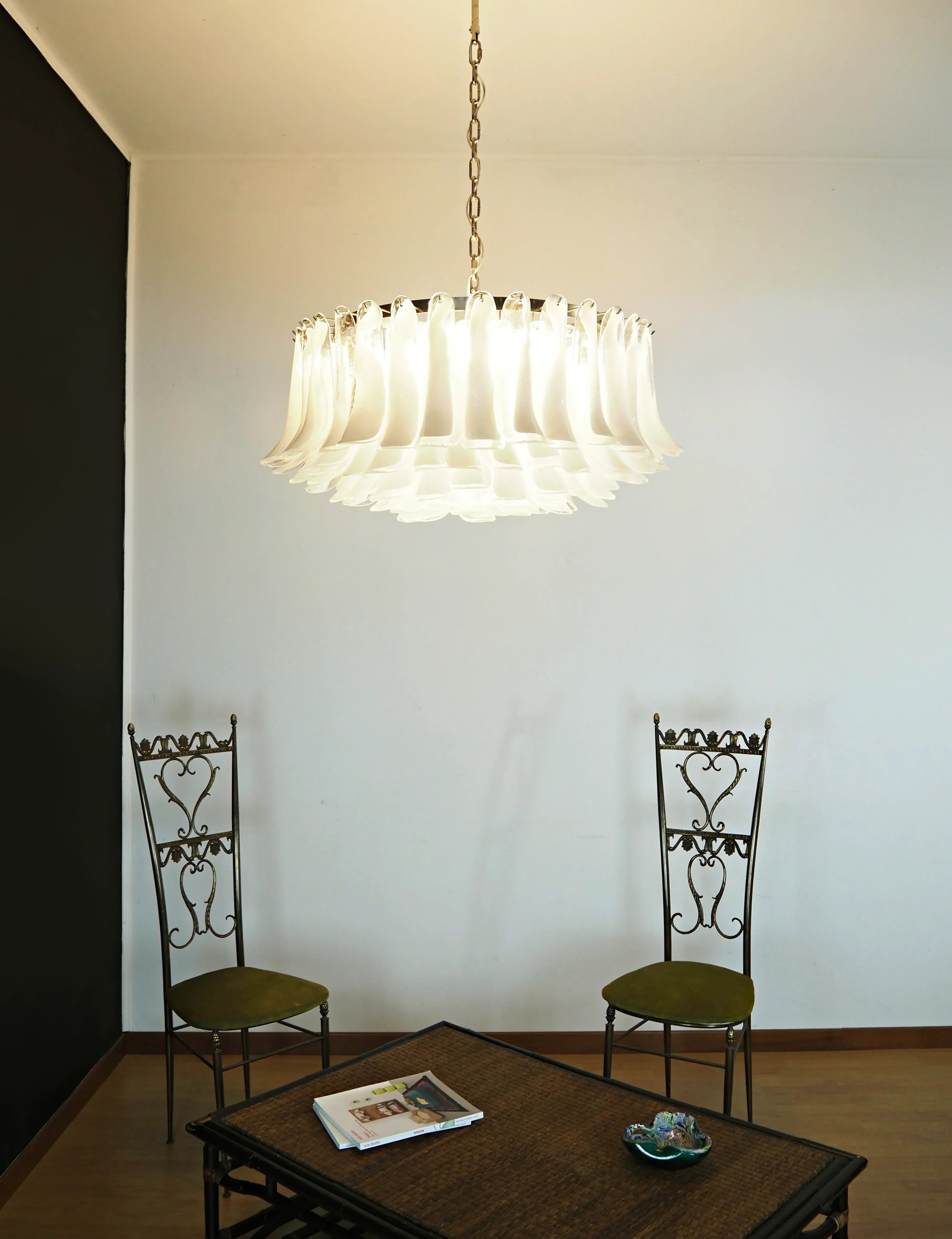 handcrafted-murano-style-transparent-glass-petal-chandelier-modern-flower-pendant-light-fixture