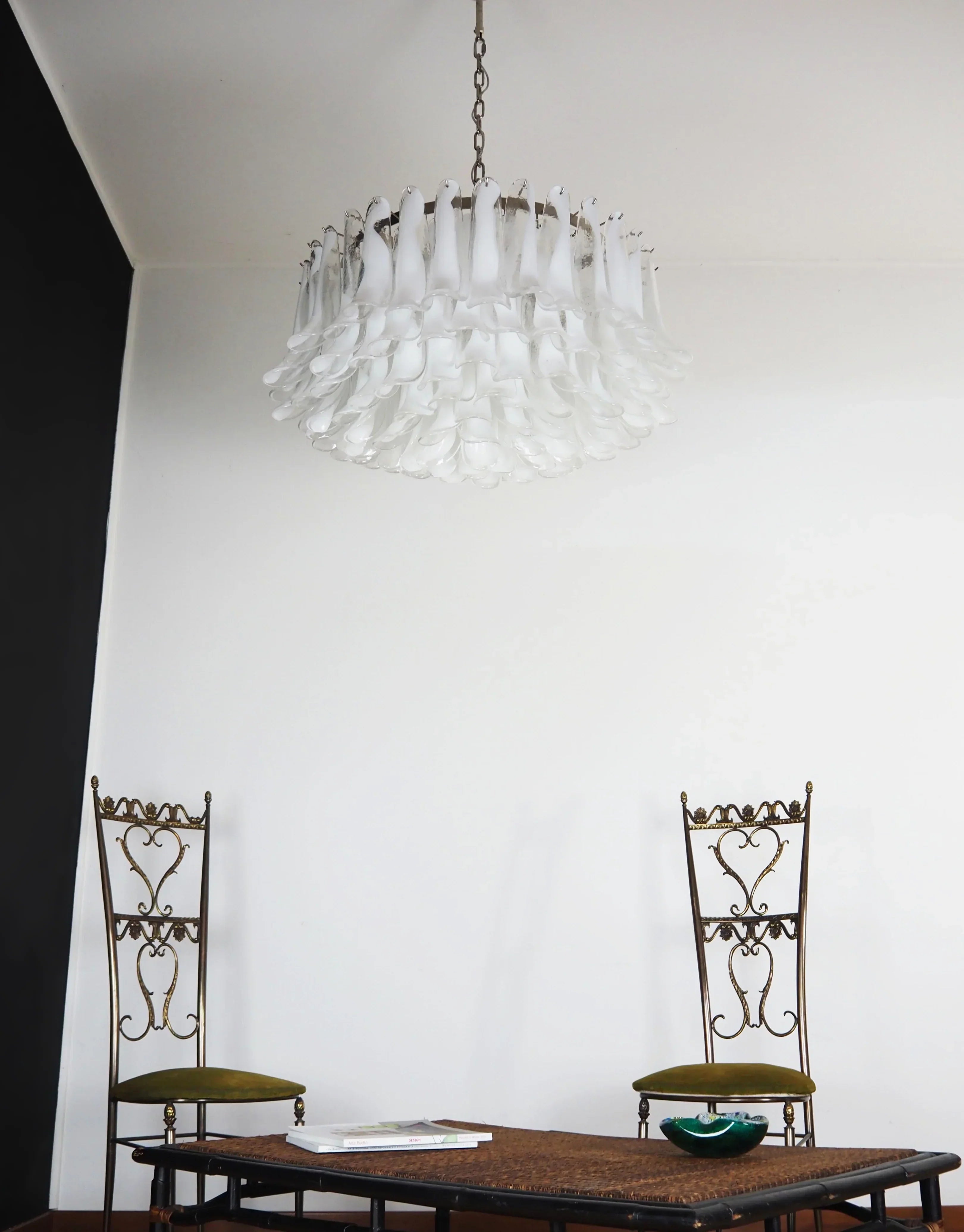 handcrafted-murano-style-transparent-glass-petal-chandelier-modern-flower-pendant-light-fixture