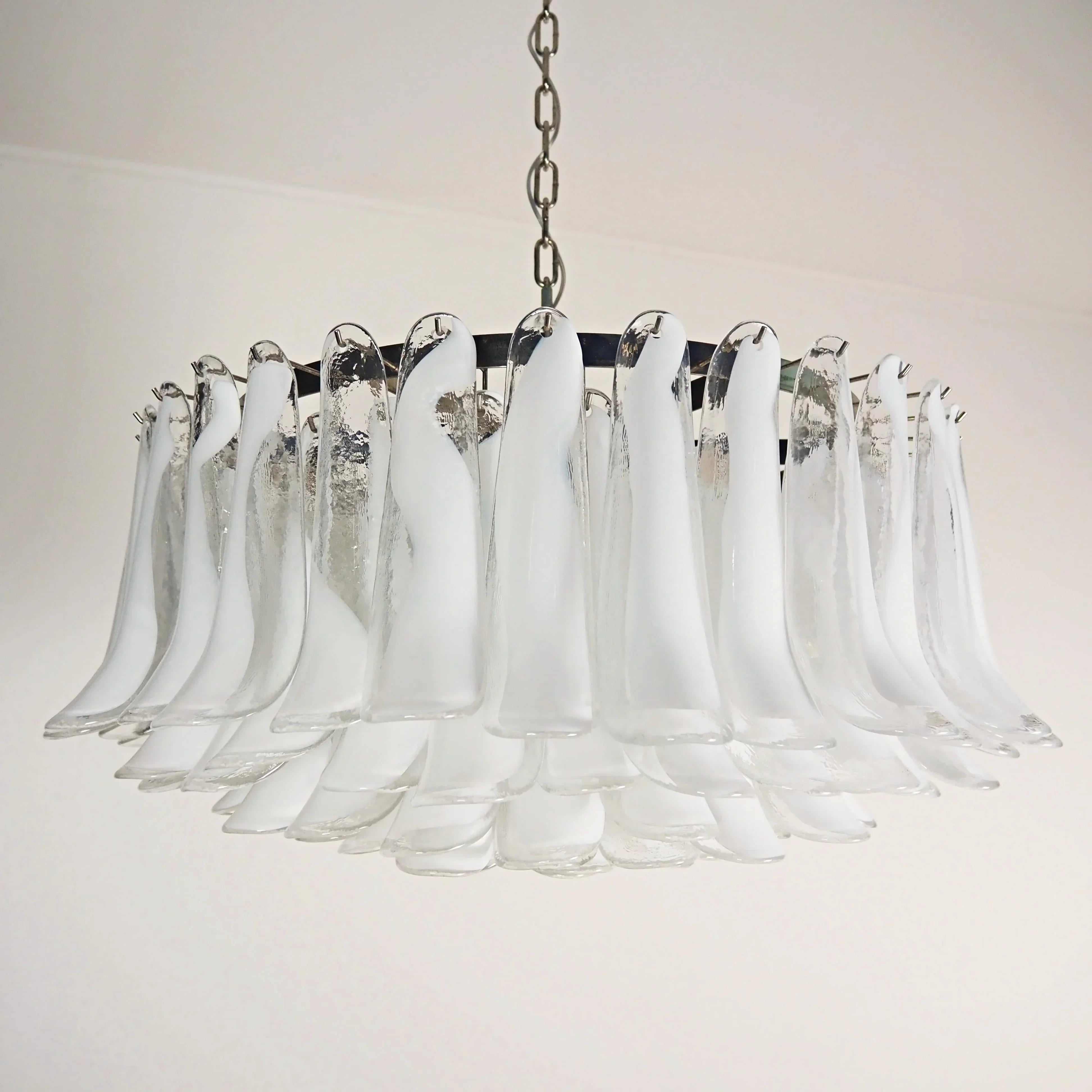 handcrafted-murano-style-transparent-glass-petal-chandelier-modern-flower-pendant-light-fixture