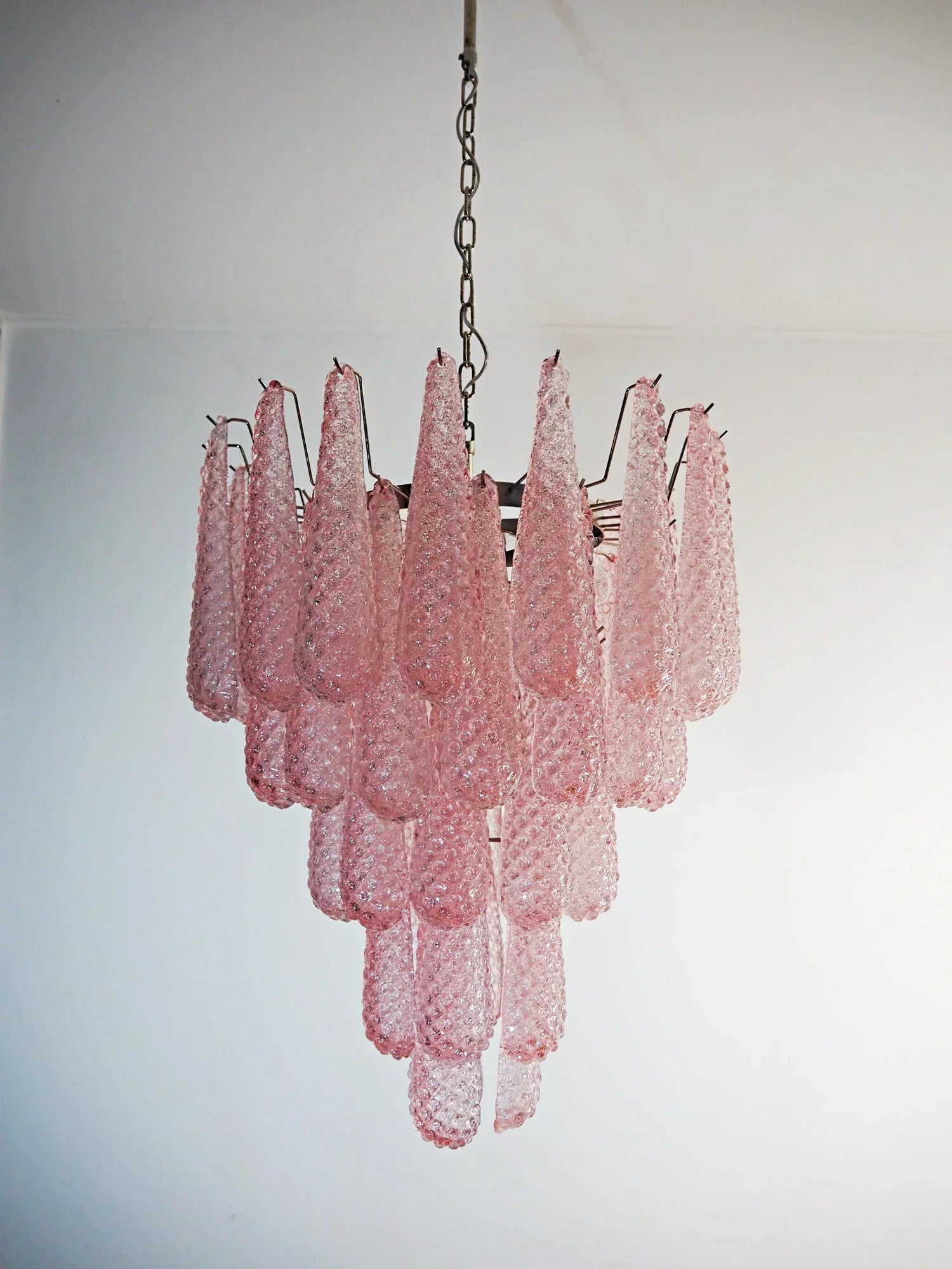 handcrafted-pink-glass-petal-drop-chandelier-elegant-murano-style-lighting-for-modern-living-room