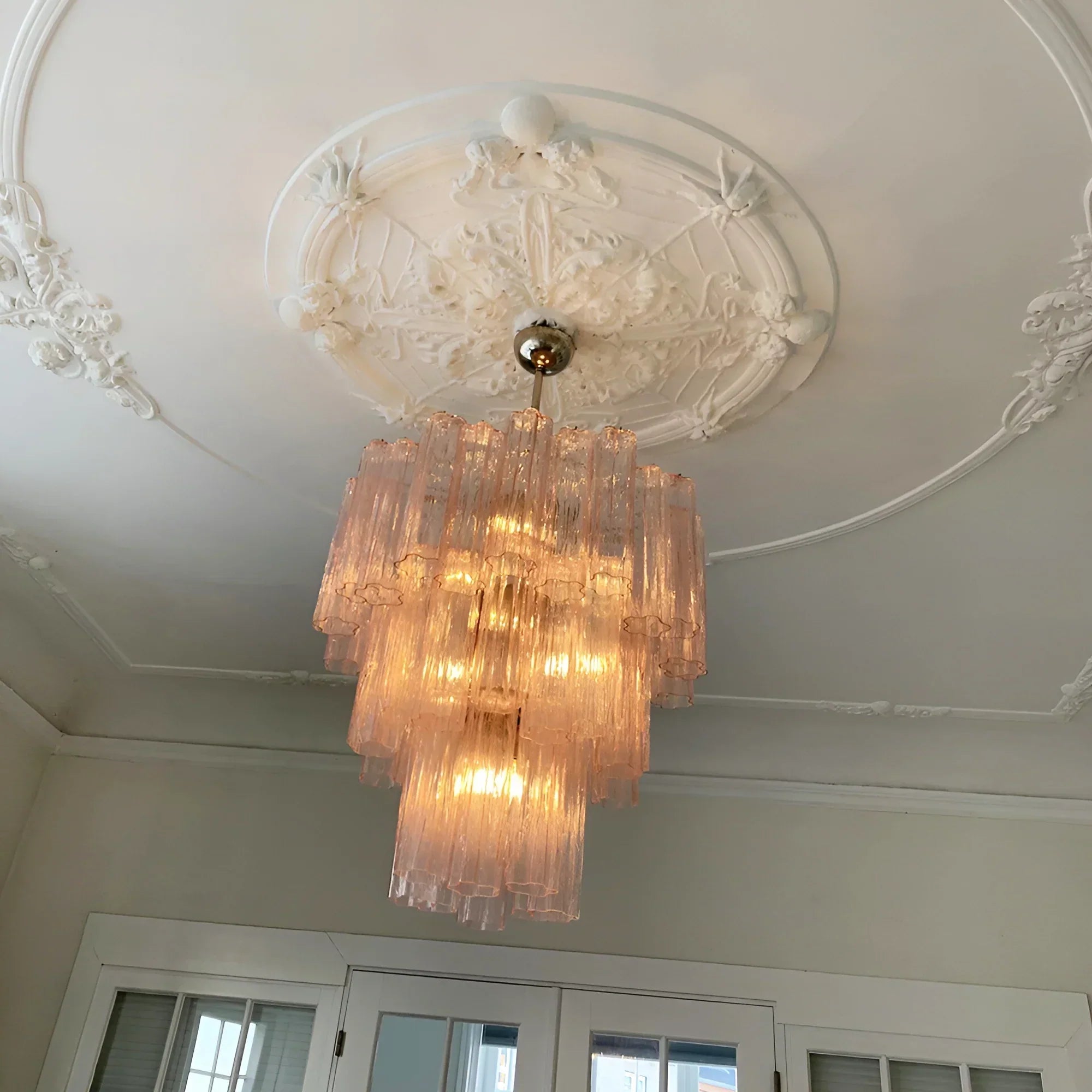 handcrafted-pink-murano-glass-tube-chandelier-for-modern-luxury-interior-lighting