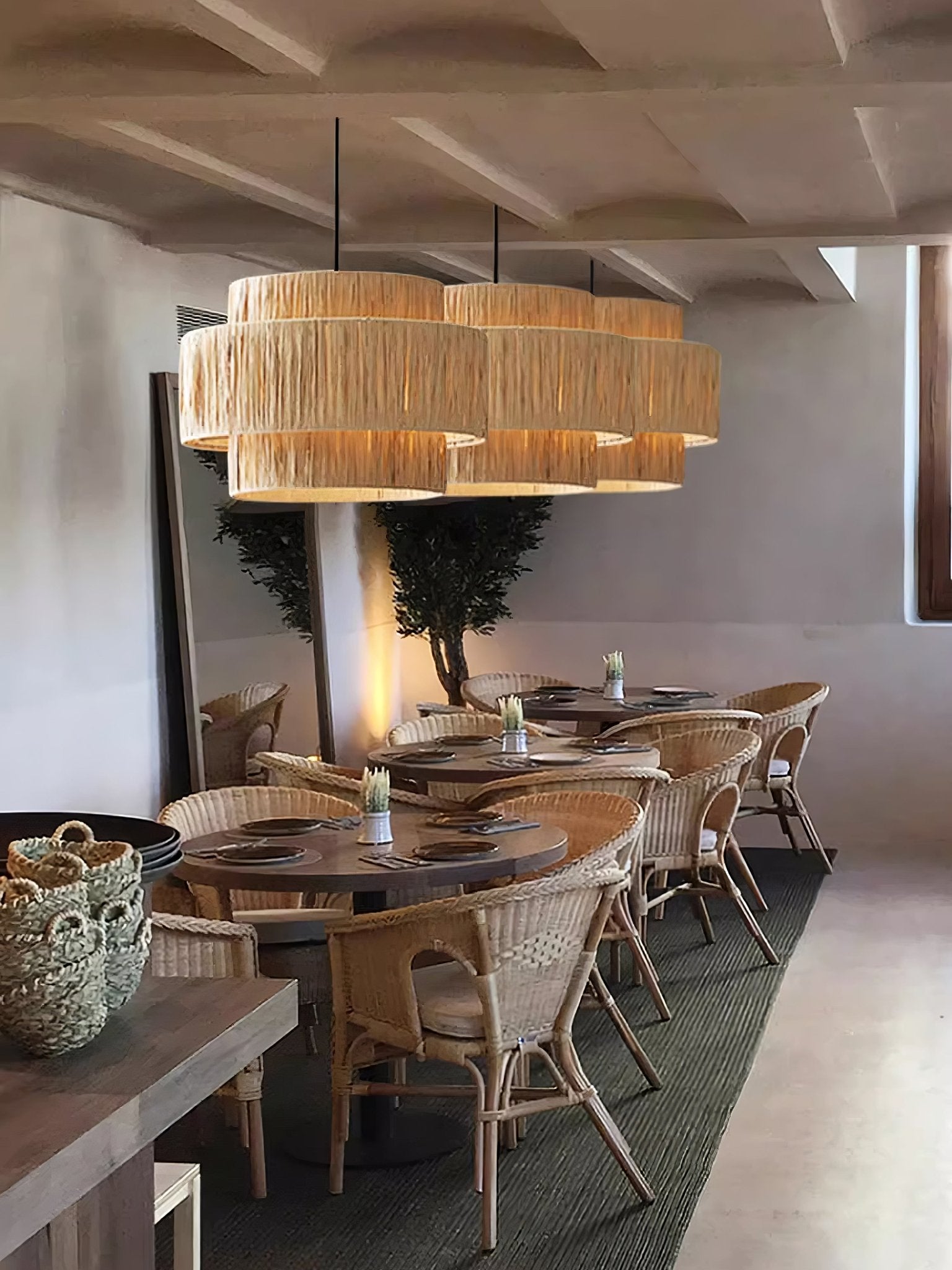 Handcrafted Raffia Straw Art Pendant Light Sustainable Natural Fiber Ceiling Hanging Lamp for Home Decor