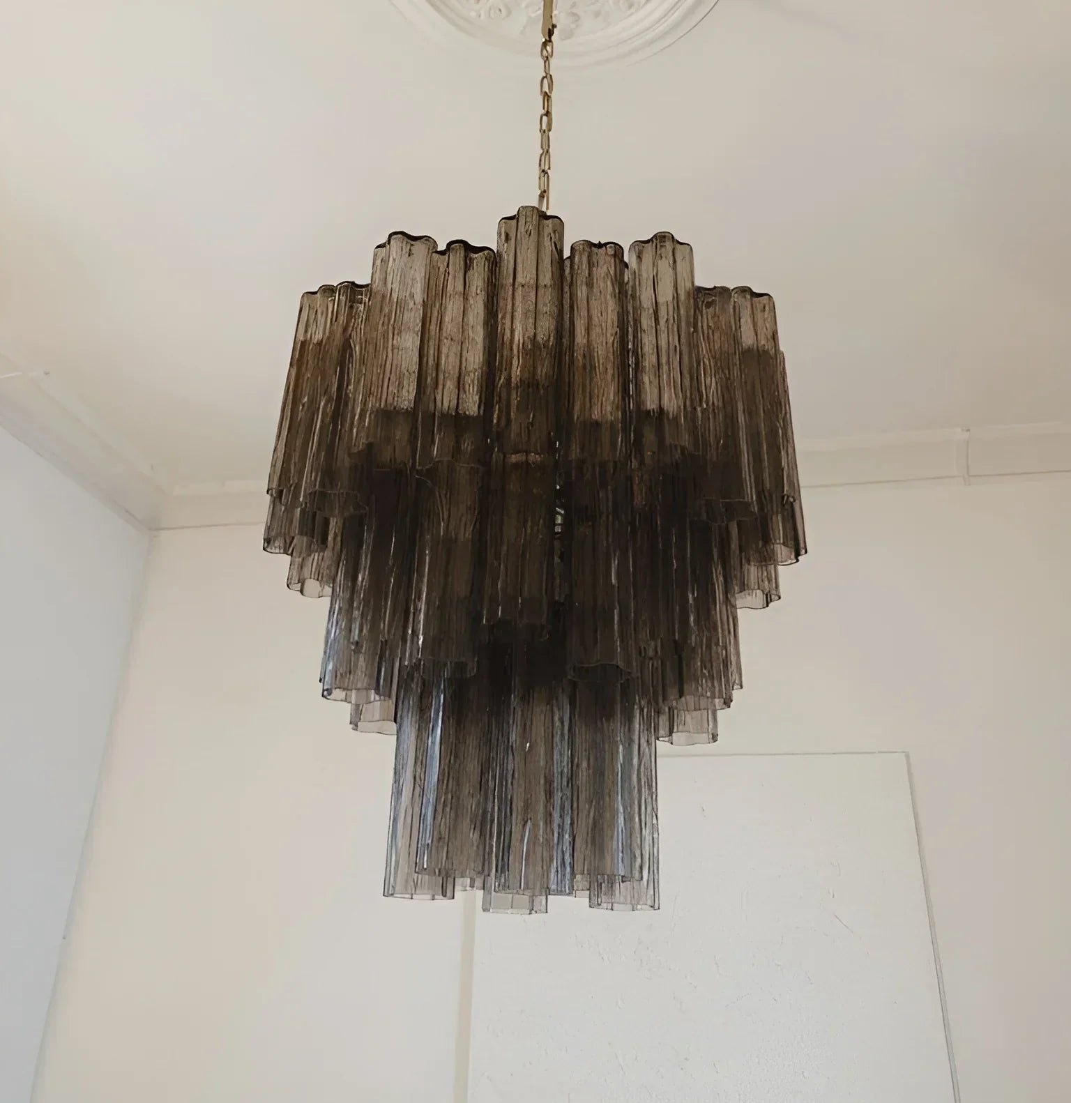 handcrafted-smoke-murano-glass-tube-chandelier-for-luxury-living-spaces