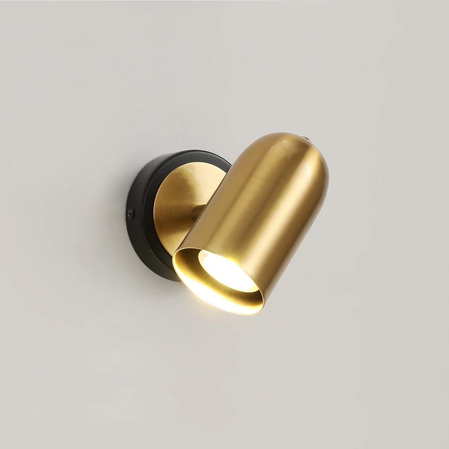 Leonardo Elegant Gold Metal Wall Sconce Bracket Light Fixture for Modern Indoor Decor