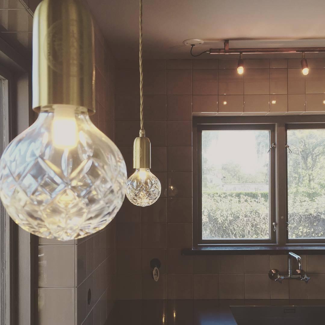 Luxury Clear Crystal Glass LED Pendant Lamp with Brass Fixture for Indoor Decor