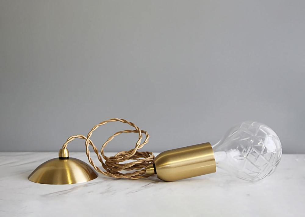 Luxury Clear Crystal Glass LED Pendant Lamp with Brass Fixture for Indoor Decor