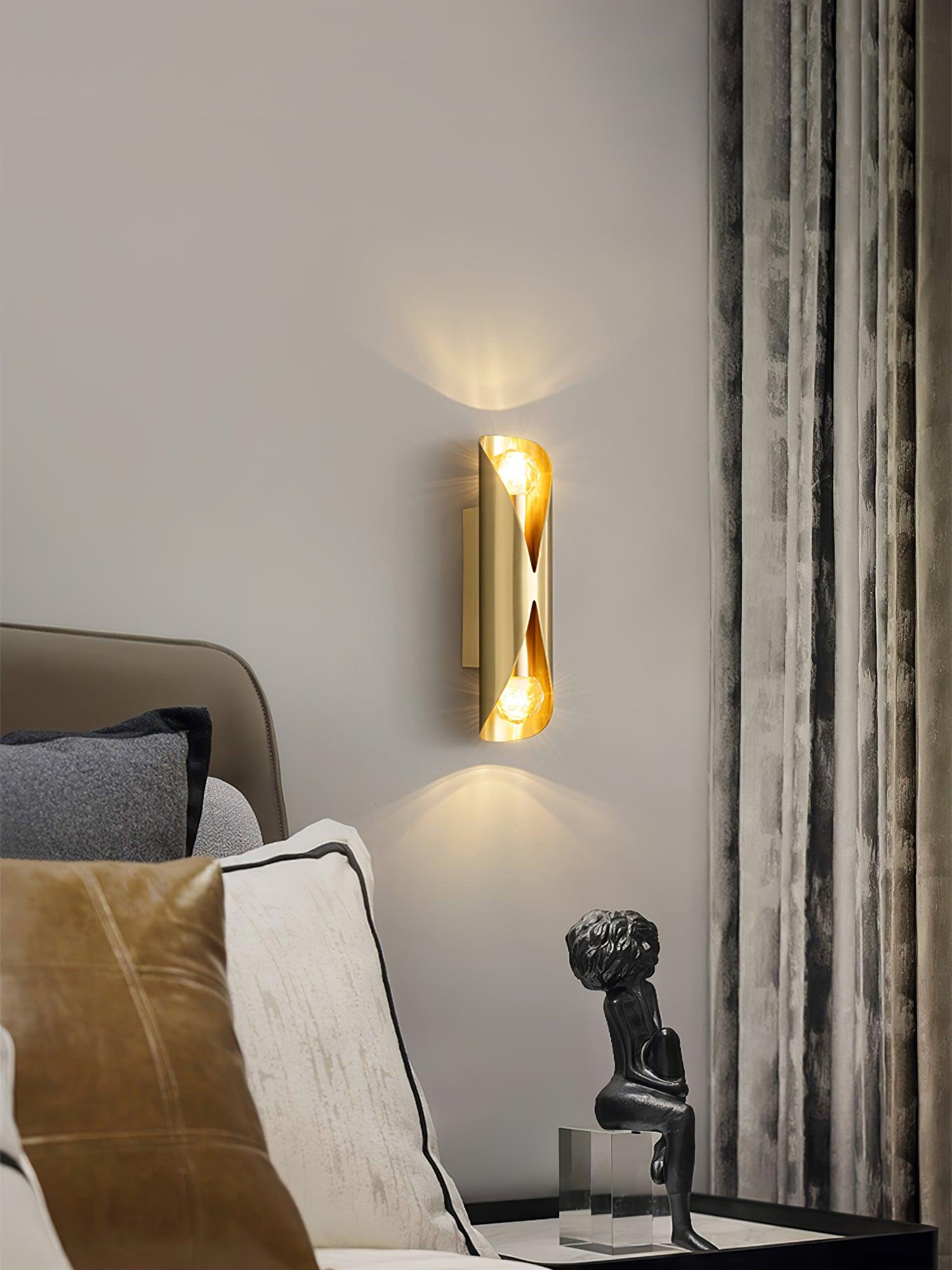 Luxury Diamonds Brass Wall Sconce Modern Textured Glass Vanity Light