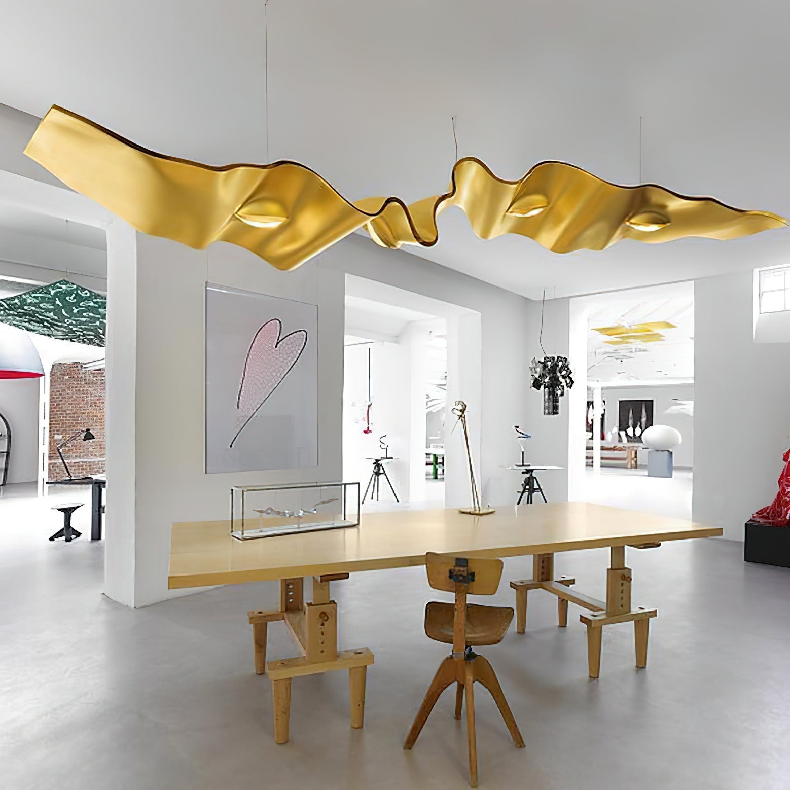 Luxury Gold Ribbon Crown LED Pendant Light Modern Hanging Chandelier Fixture