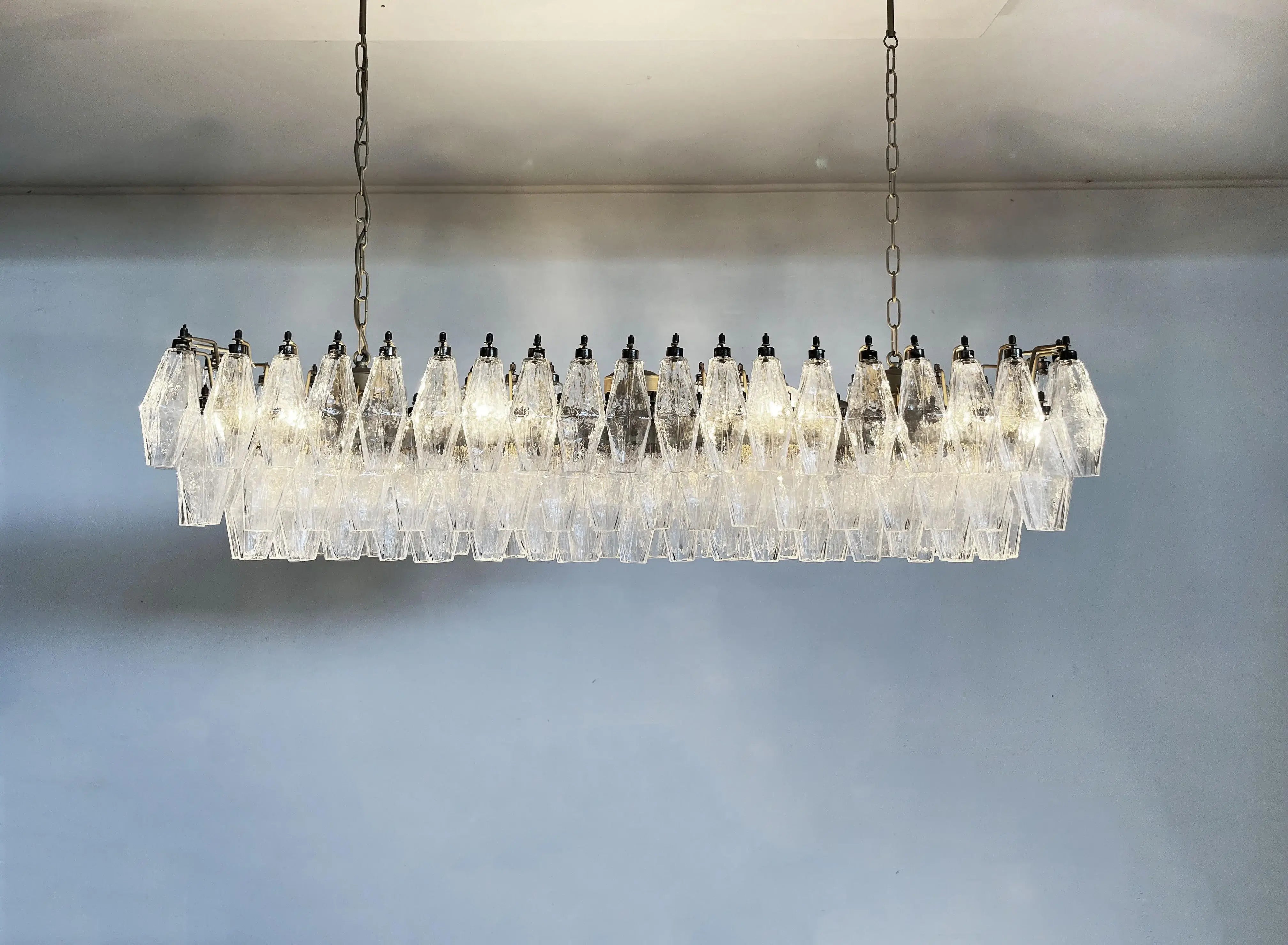 luxury-handcrafted-transparent-murano-poliedri-glass-chandelier-for-modern-dining-rooms