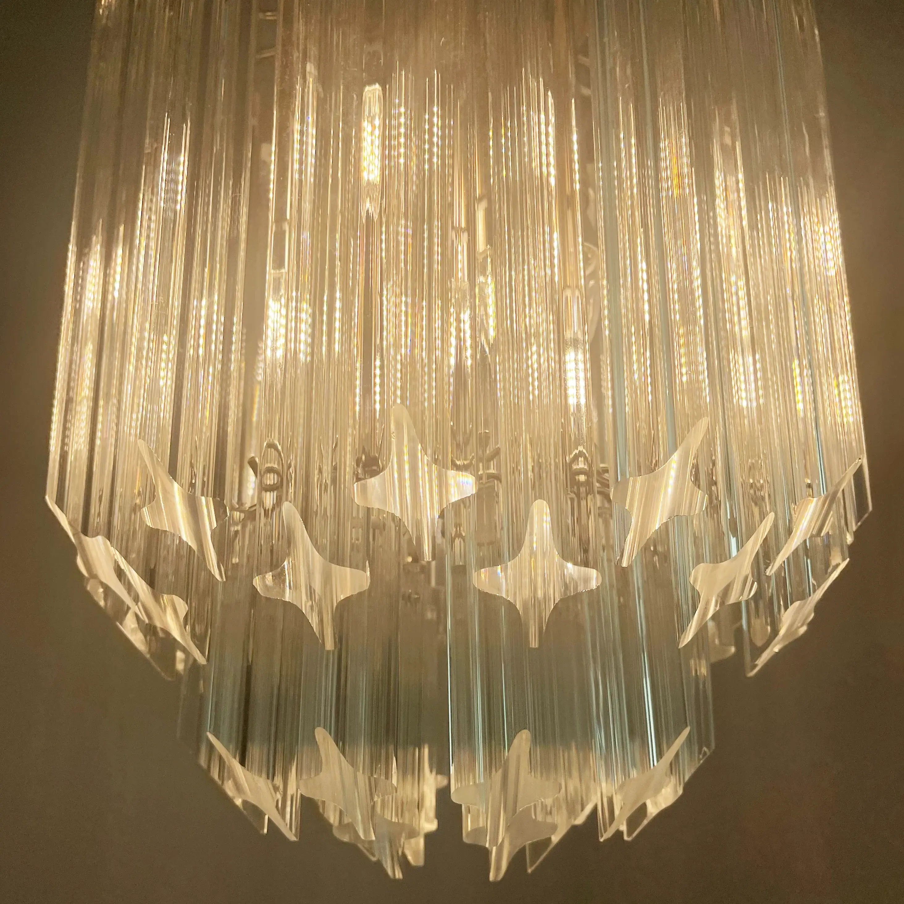 luxury-quadriedri-glass-prism-pendant-light-with-transparent-murano-crystals