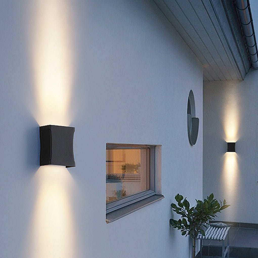 Minimalist Aluminum Outdoor Wall Light Modern Up and Down LED Sconce IP65 Waterproof
