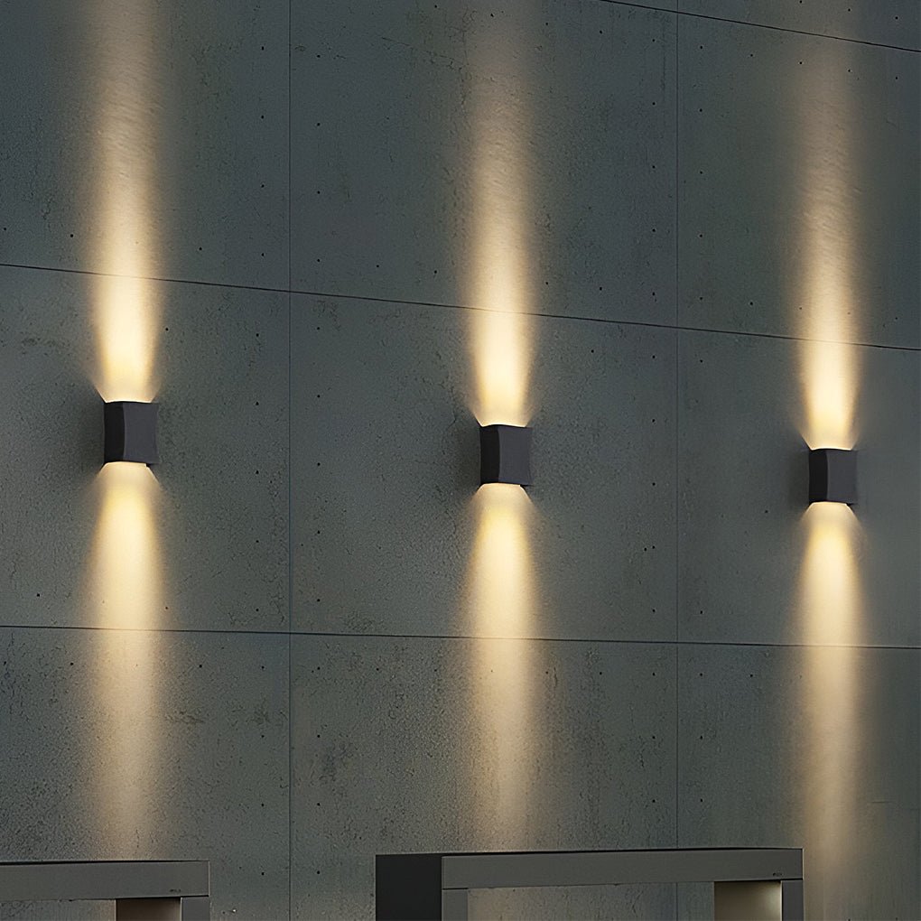 Minimalist Aluminum Outdoor Wall Light Modern Up and Down LED Sconce IP65 Waterproof