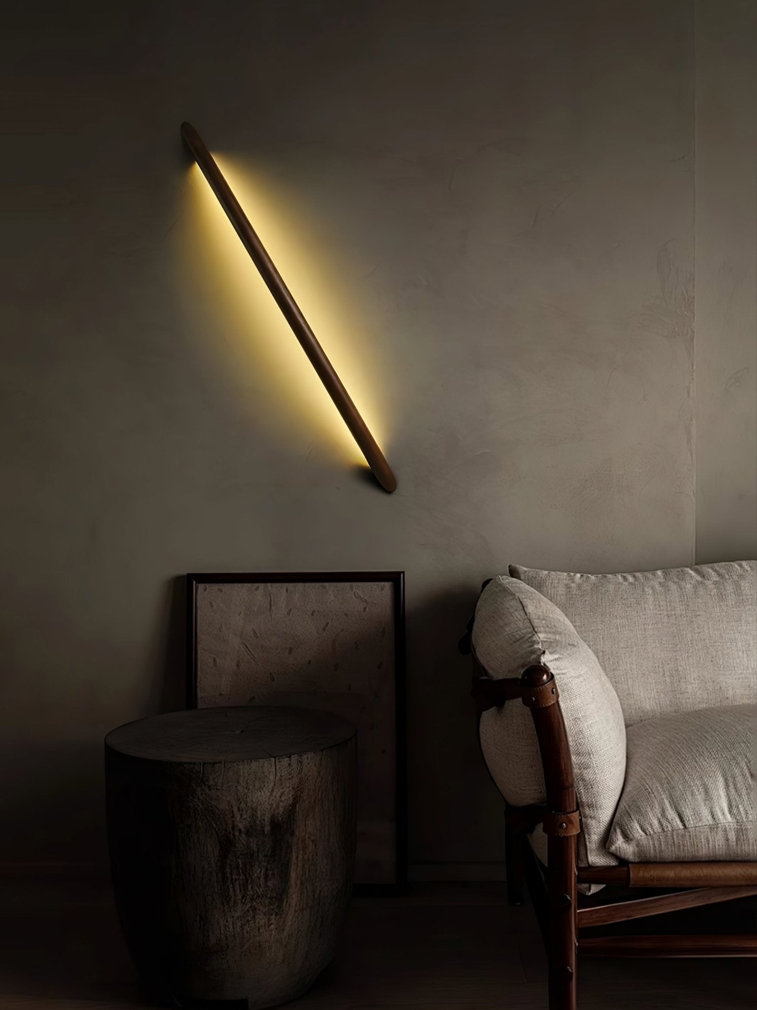 Minimalist Linear Wood LED Sconce Modern Vertical Wall Mounted Light for Hallways and Living Rooms
