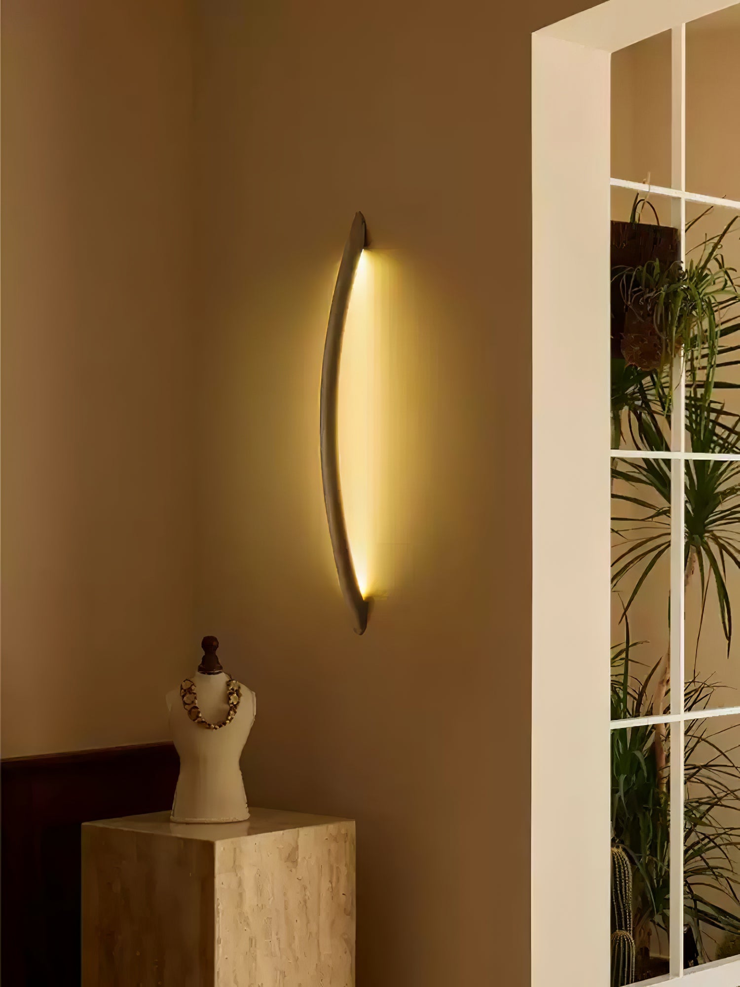 Minimalist Linear Wood LED Sconce Modern Vertical Wall Mounted Light for Hallways and Living Rooms