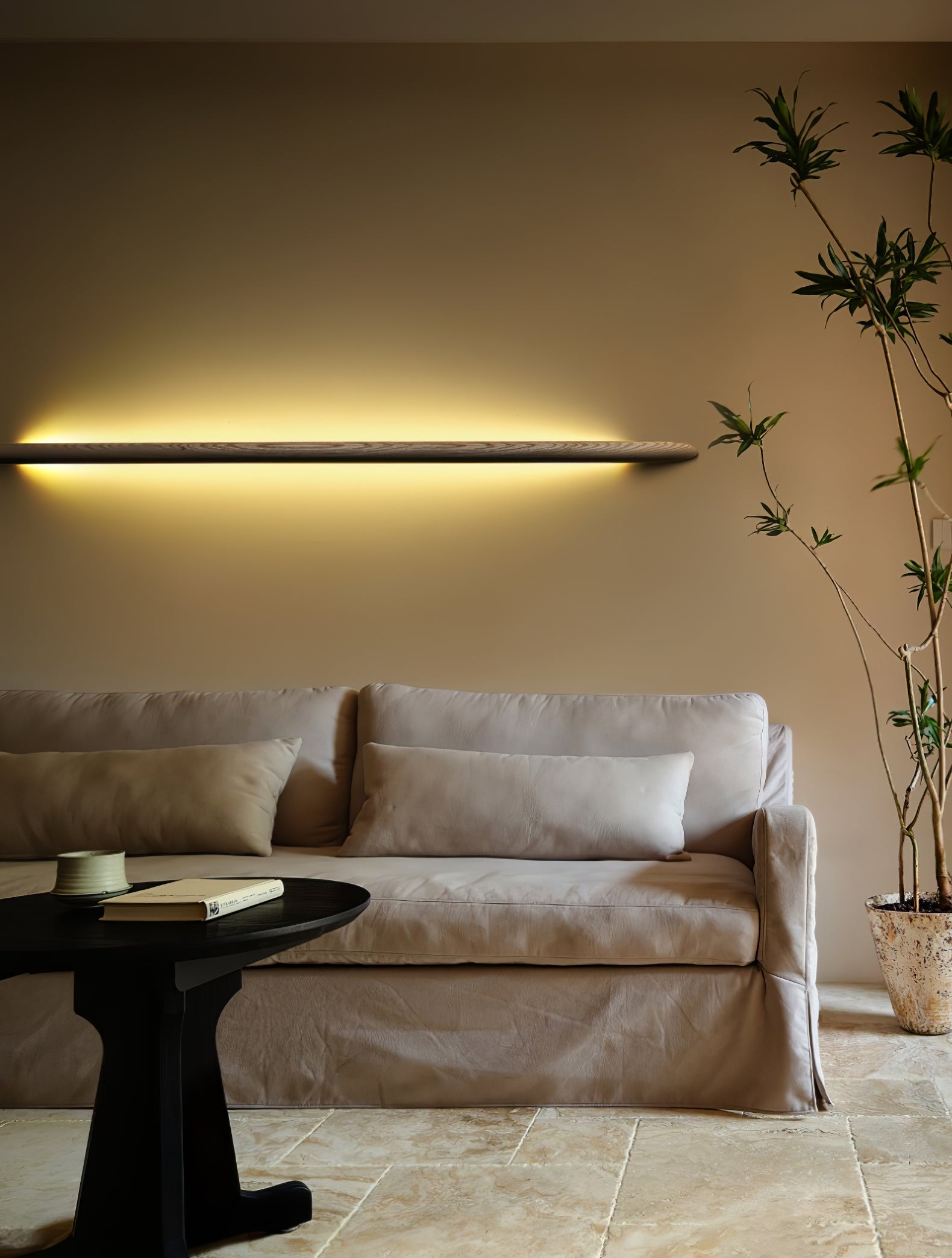 Minimalist Linear Wood LED Sconce Modern Vertical Wall Mounted Light for Hallways and Living Rooms