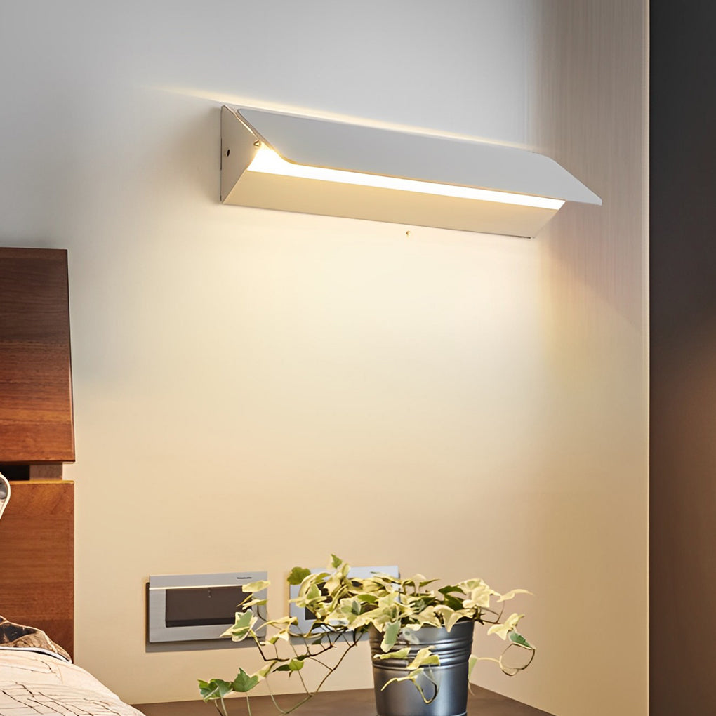 Minimalist White LED Strip Wall Lamp with 270 Degree Adjustable Rotation for Modern Interior