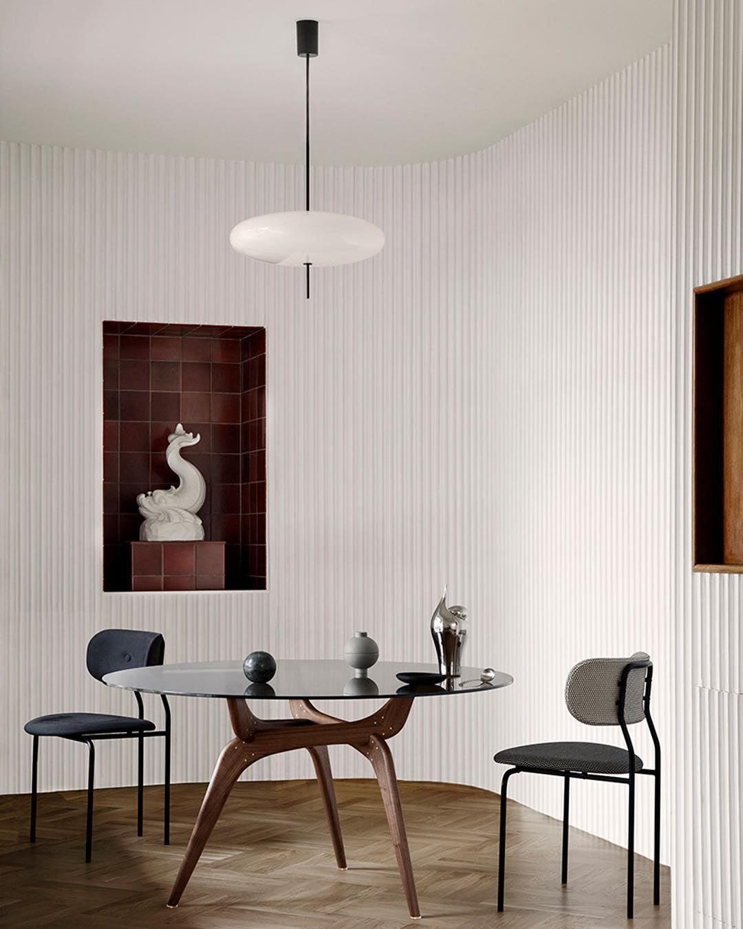 Model 2065 Mid Century Modern Pendant Lamp Opalescent Saucer Suspension Light