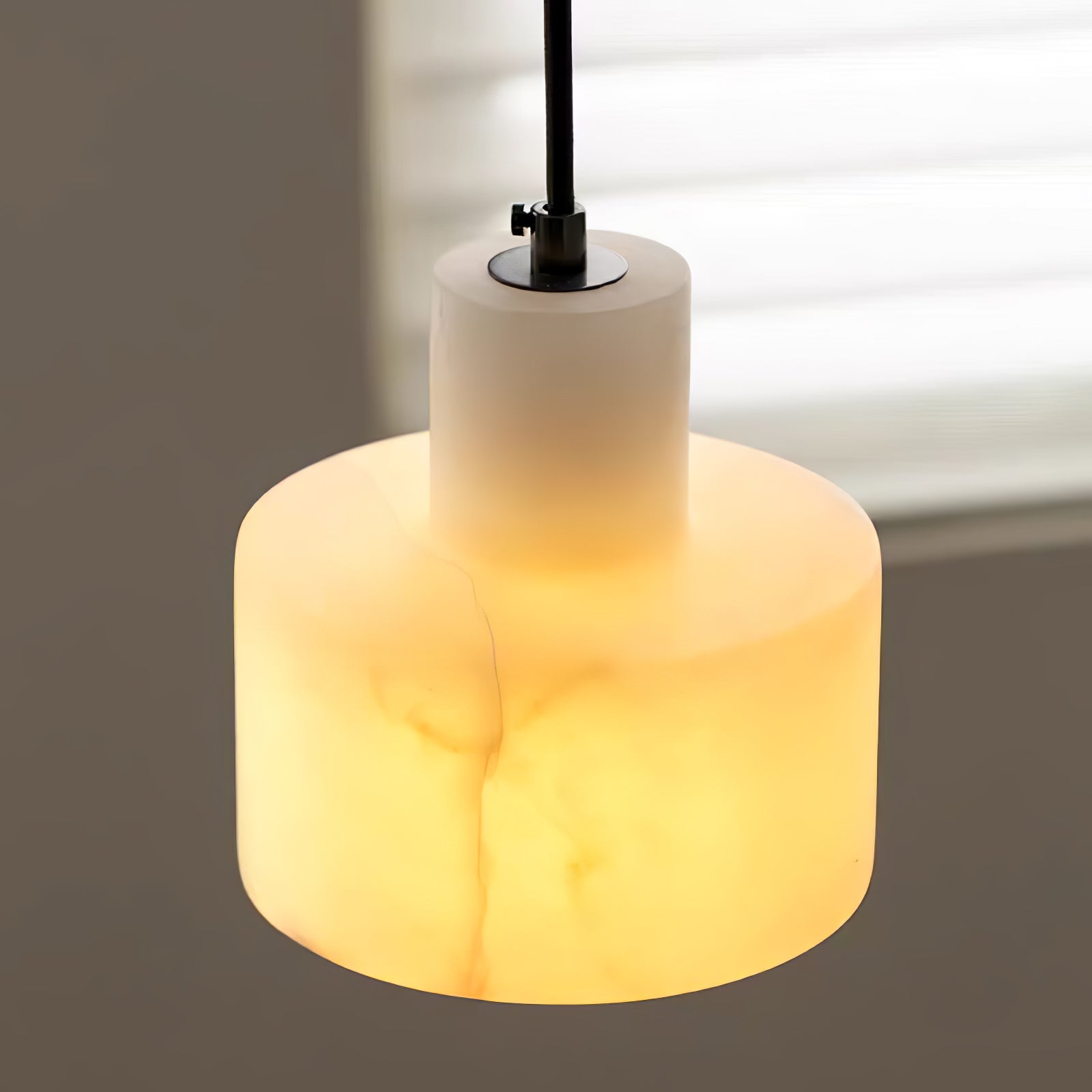 Modern Alabaster Pendant Light Minimalist Natural Stone Cylinder Hanging Lamp for Indoor Use