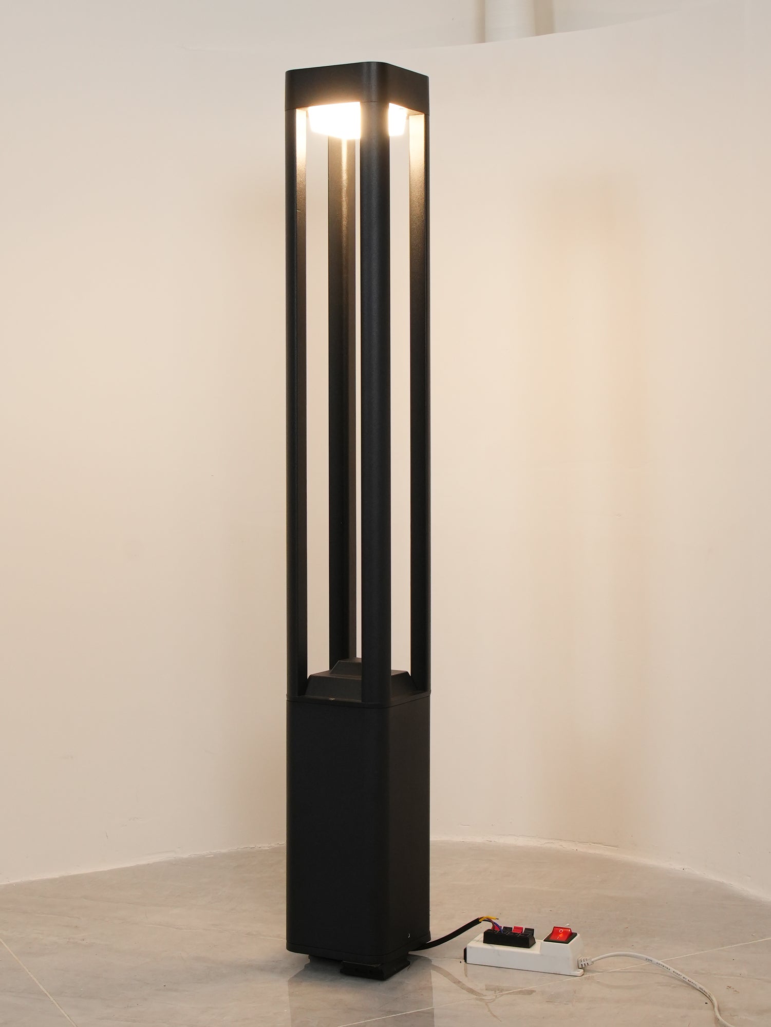 modern-aluminum-led-garden-column-light-outdoor-bollard-for-pathway-lighting