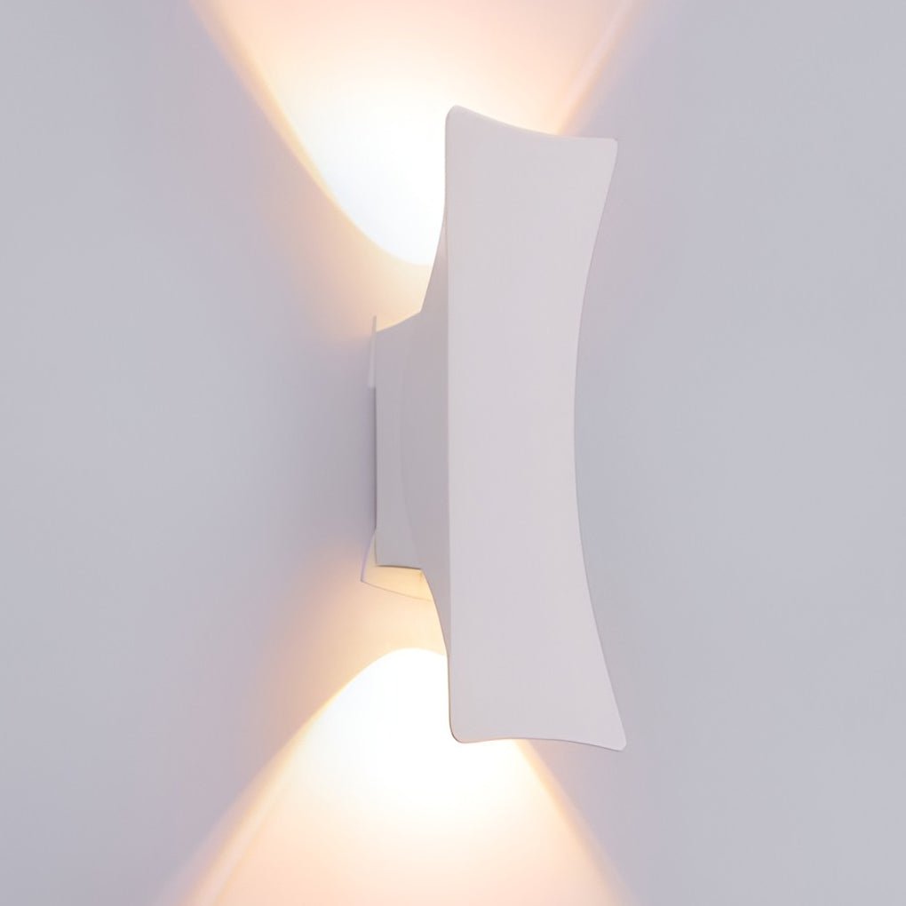 Modern Aluminum Outdoor LED Wall Light IP65 Waterproof Up and Down Exterior Sconce for Porch and Patio