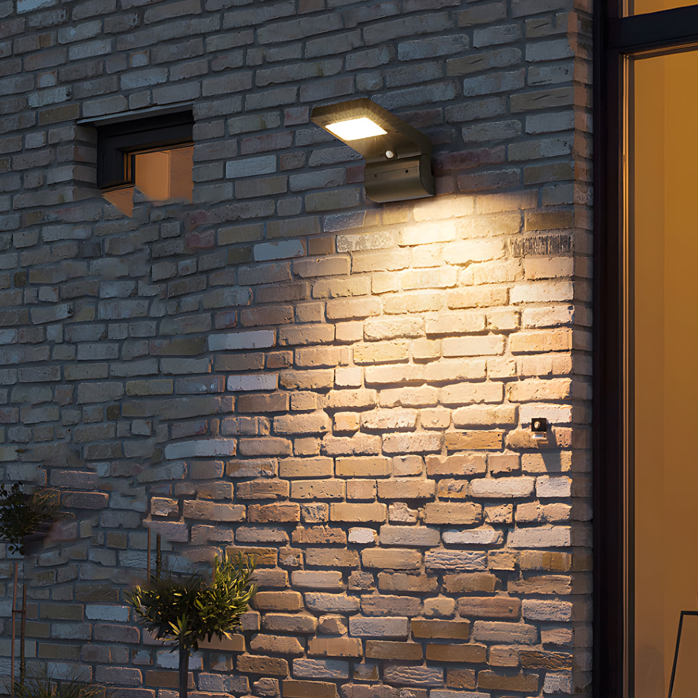 Modern Aluminum Outdoor Solar LED Wall Sconce IP65 Waterproof Exterior Light for Gardens and Courtyards