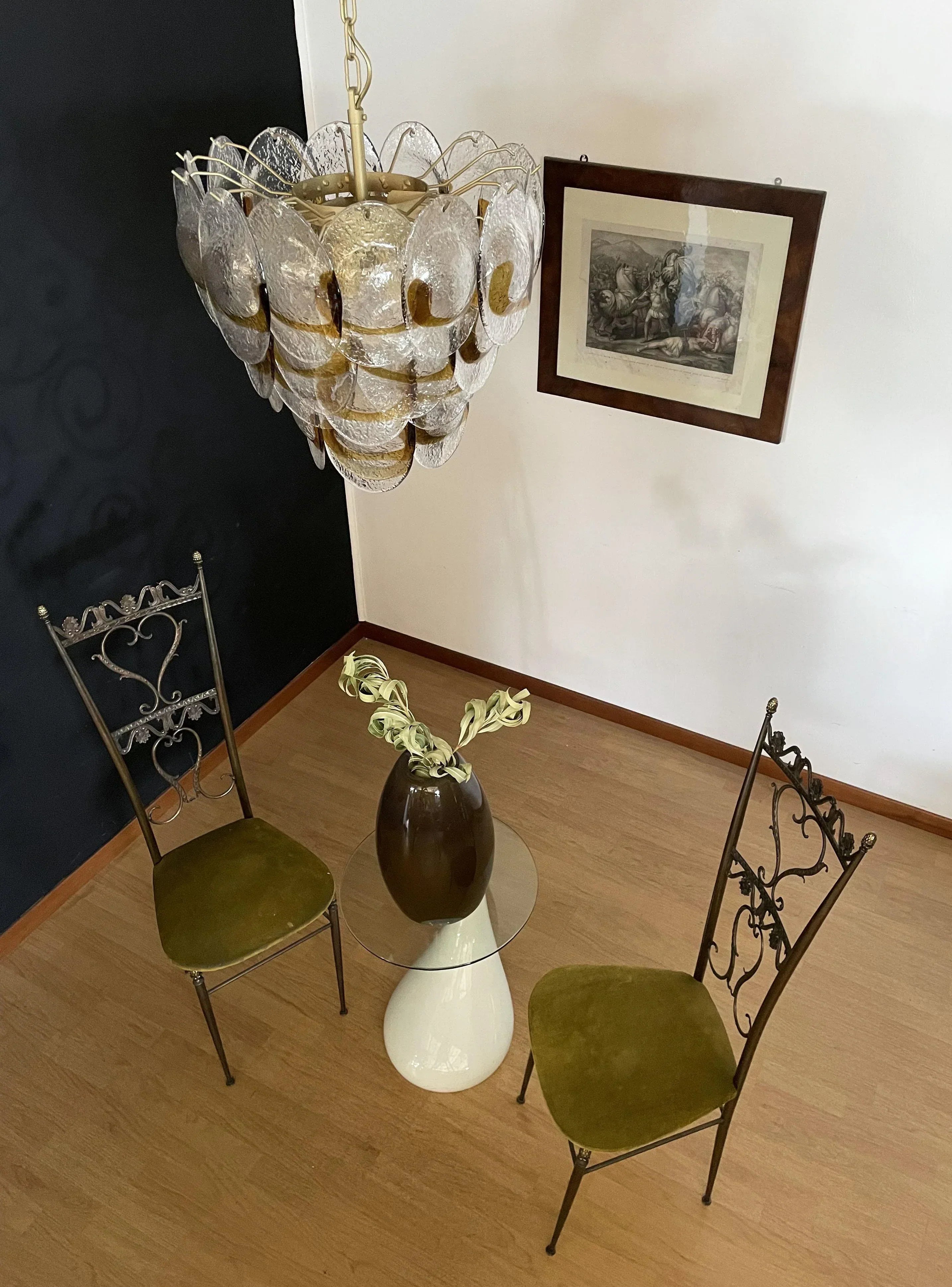 modern-amber-and-transparent-glass-sheet-chandelier-with-gold-or-chrome-metal-frame