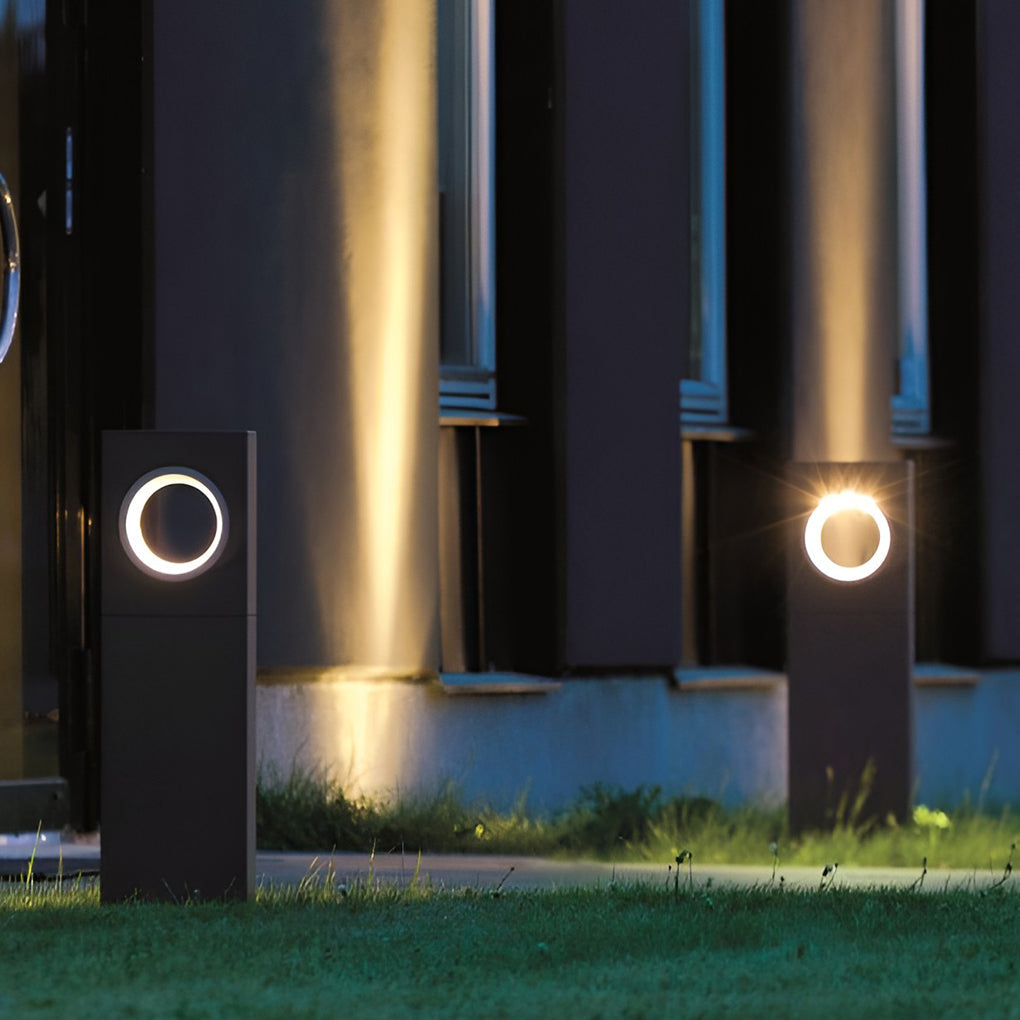 Modern Black LED Outdoor Pathway Lighting 7W Waterproof Landscape Post Lights for Garden and Villa