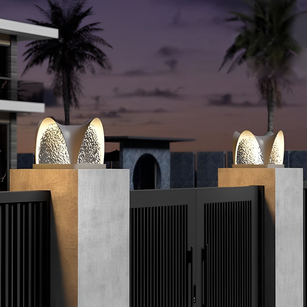 Modern Black Solar Post Lights Waterproof IP65 LED Outdoor Fence Cap Lighting for Decks and Gardens