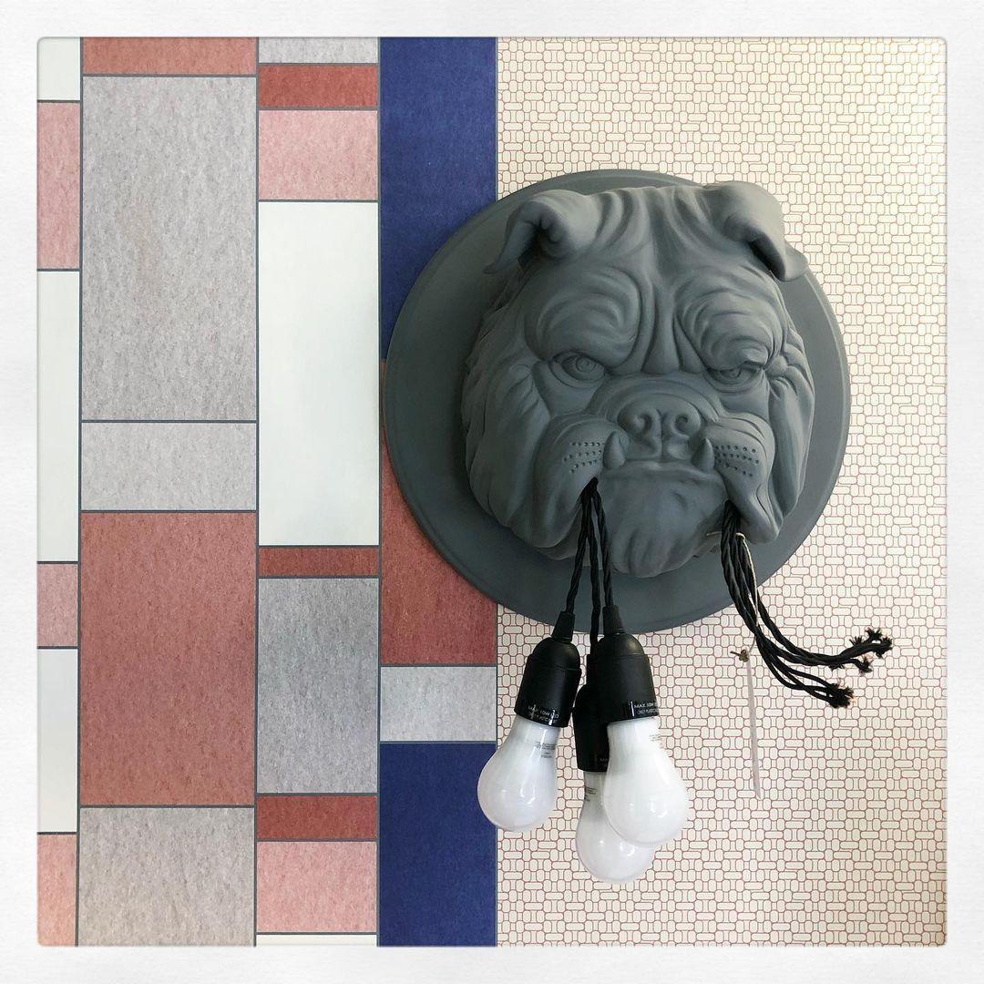 Modern Bulldog Resin Wall Sconce Artistic Animal Sculpture Lighting Fixture