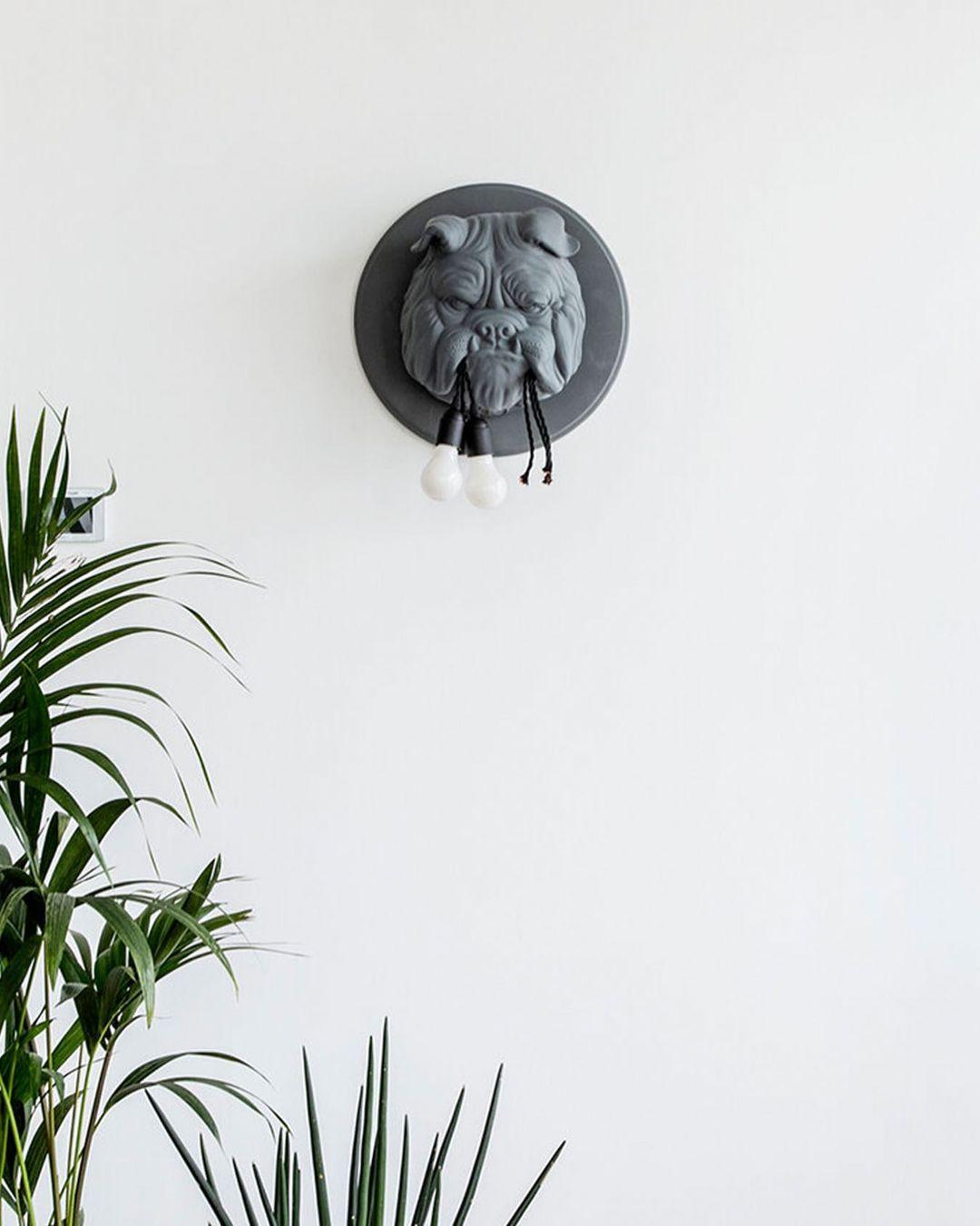 Modern Bulldog Resin Wall Sconce Artistic Animal Sculpture Lighting Fixture