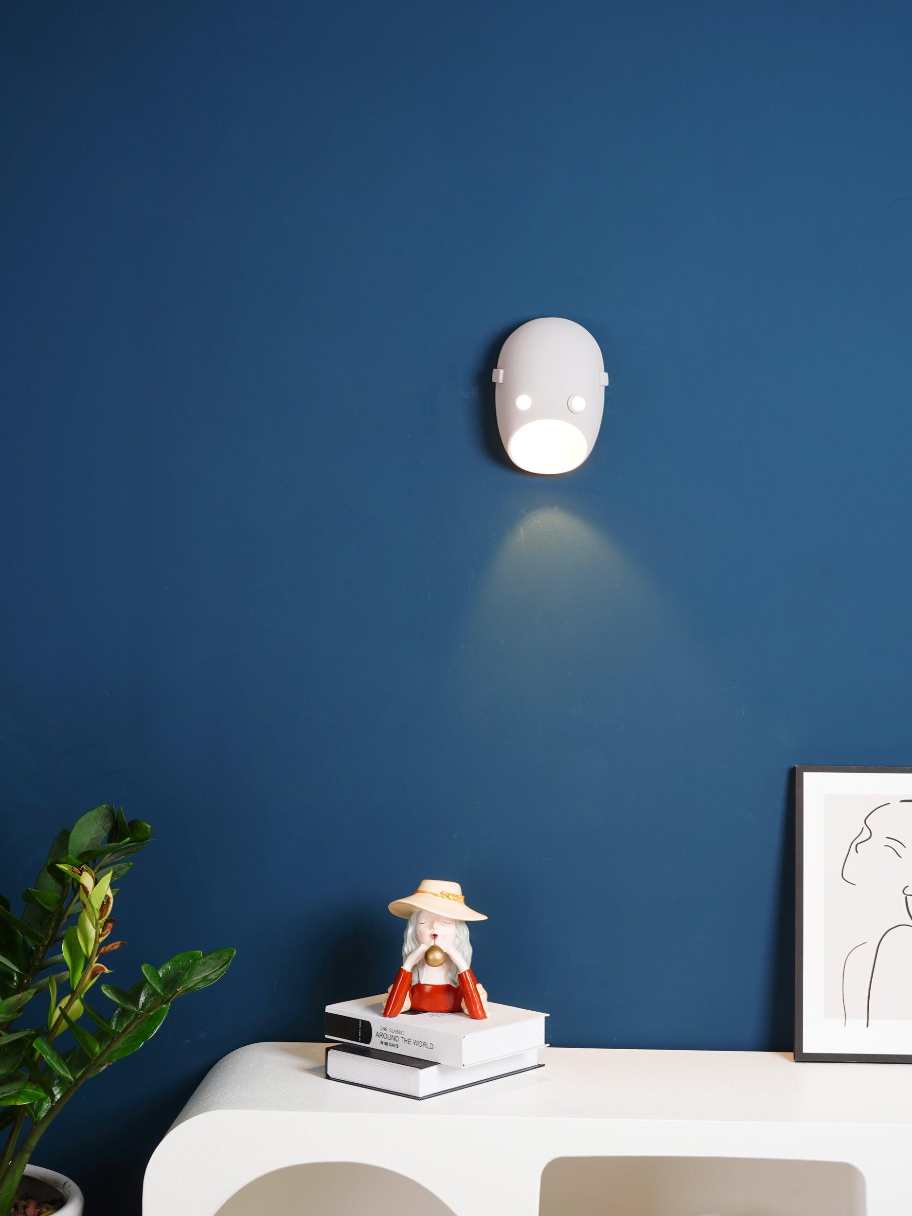 Modern Ceramic Face Mask Wall Sconce Decorative Art Portrait Wall Light for Interior Decor